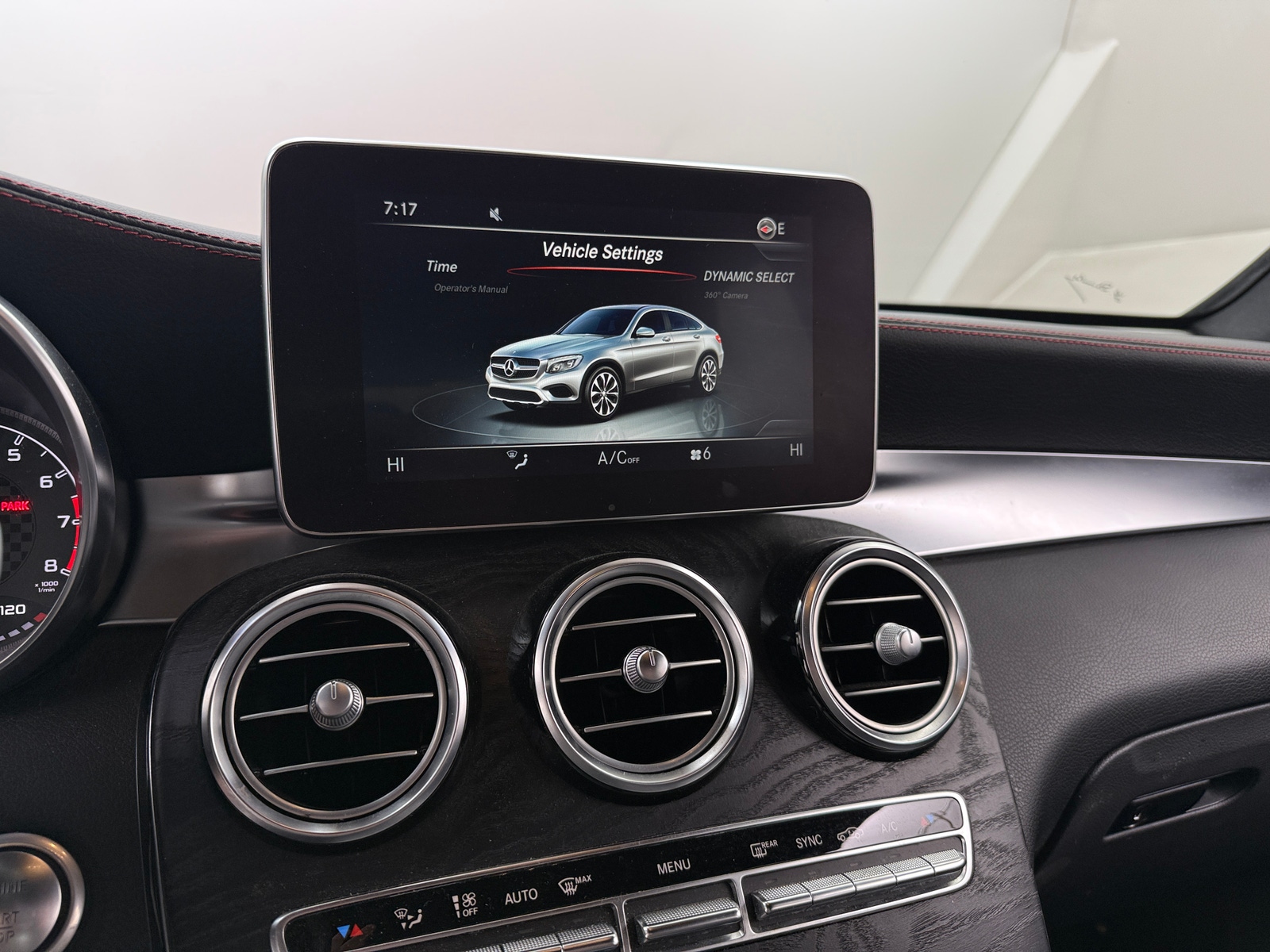 Thumbnail: 2017 Mercedes-Benz GLC - 3