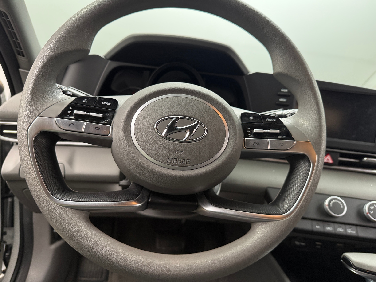 Thumbnail: 2022 Hyundai Elantra - 5