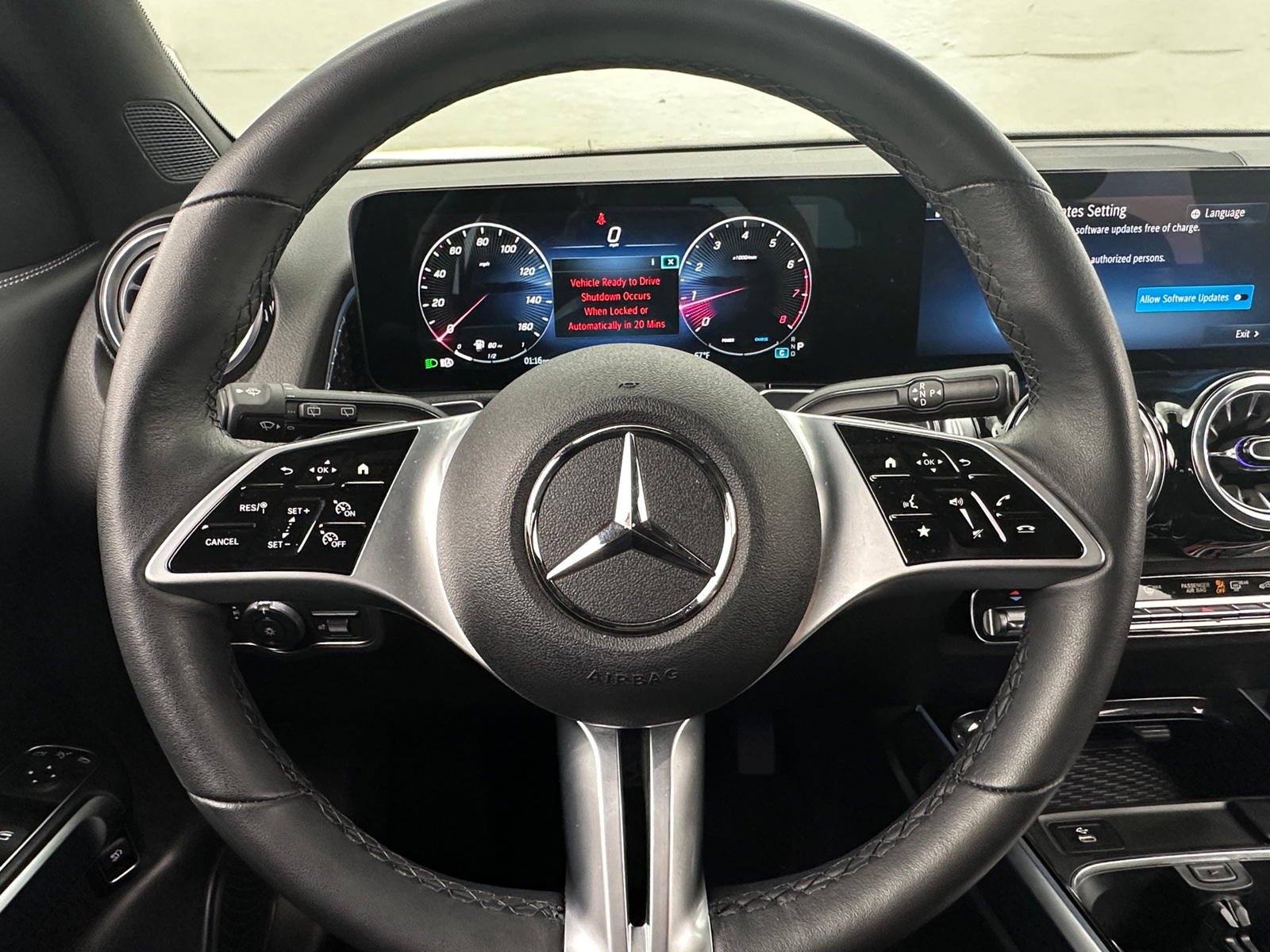 Thumbnail: 2025 Mercedes-Benz GLB - 4