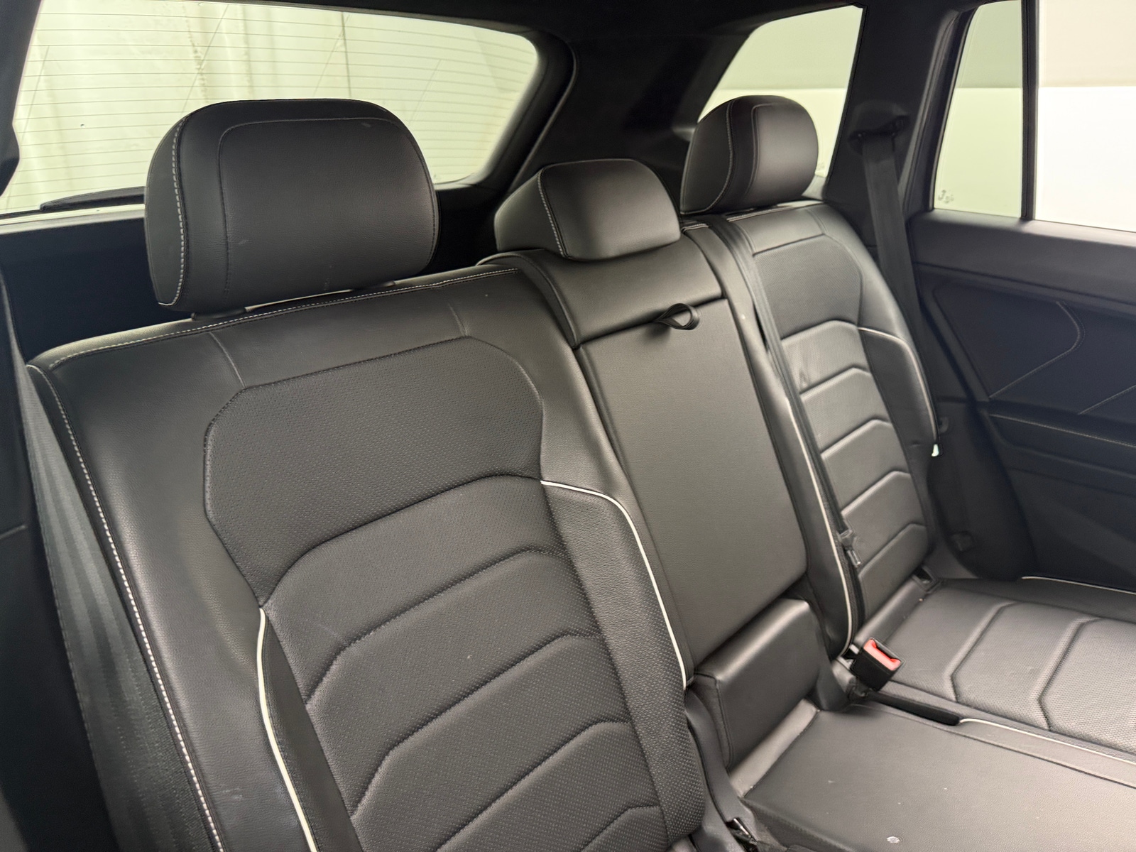 Thumbnail: 2022 Volkswagen Tiguan - 5