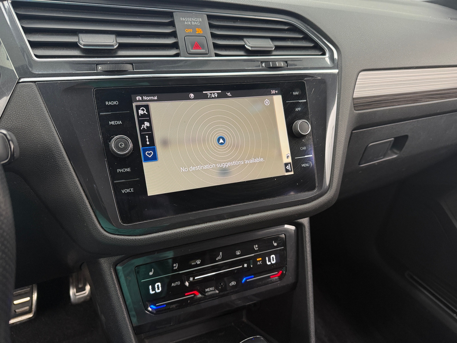 Thumbnail: 2022 Volkswagen Tiguan - 3