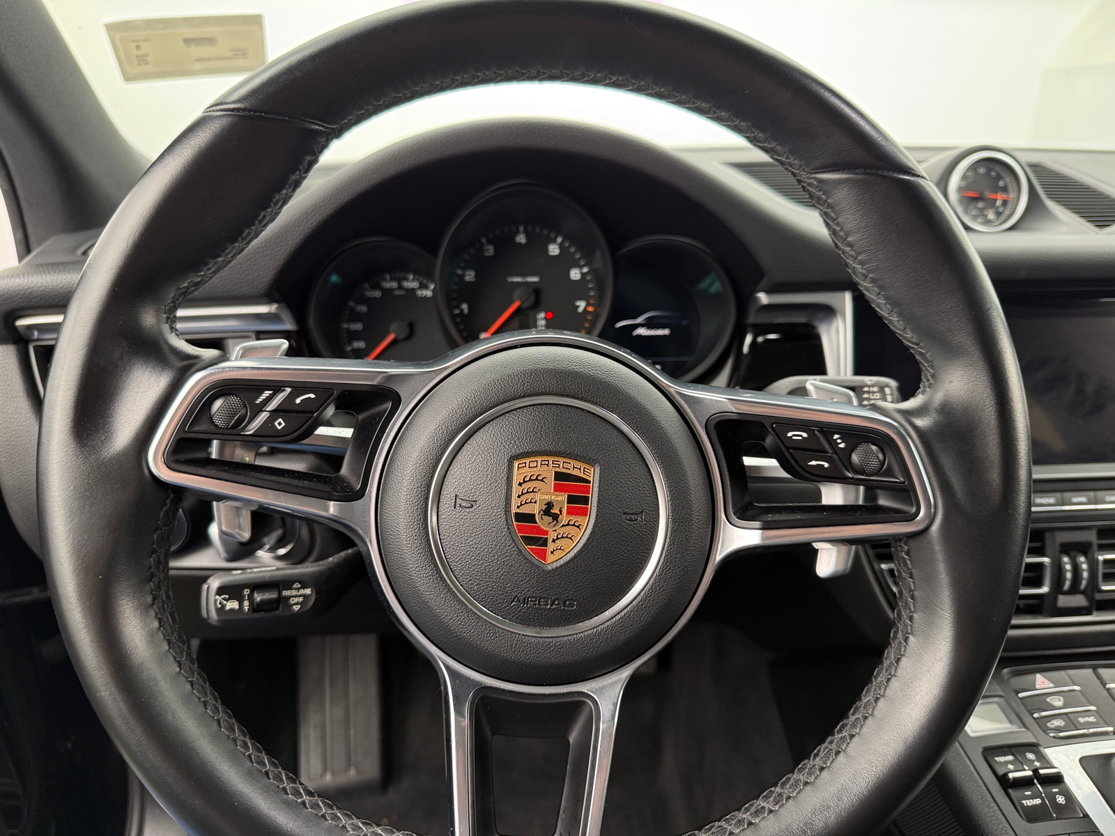 Thumbnail: 2019 Porsche Macan - 4