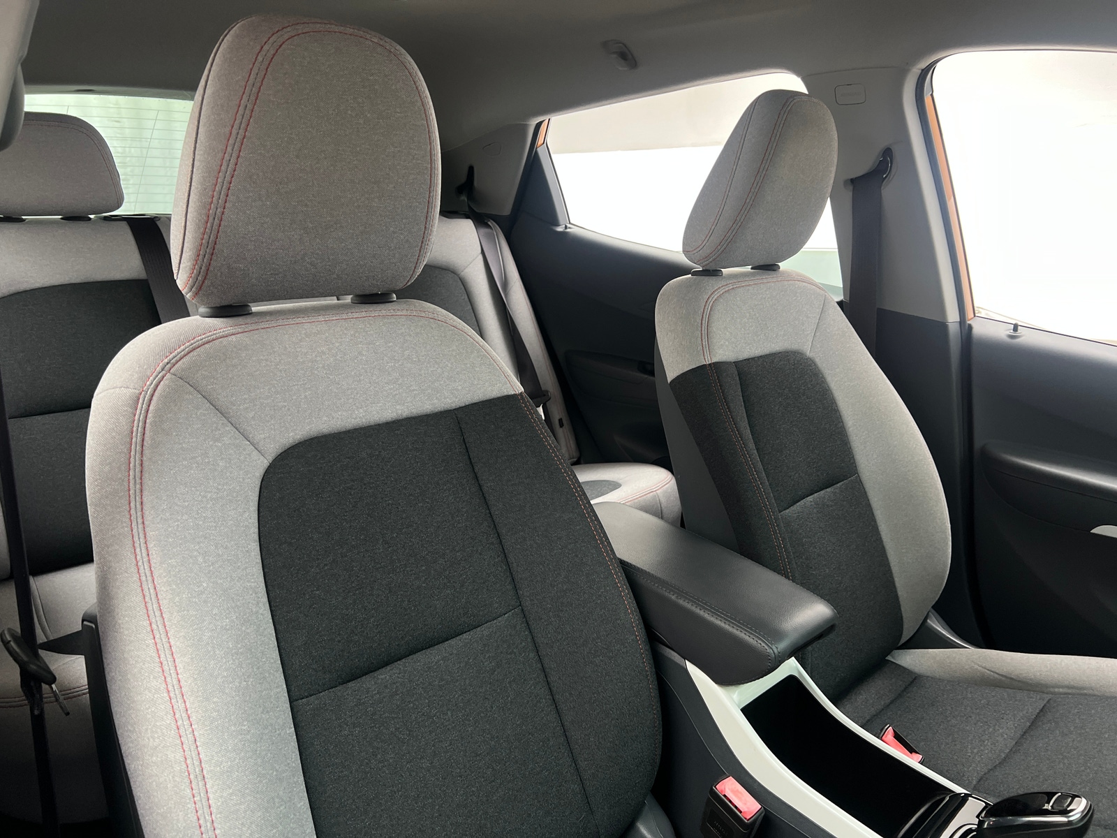 Thumbnail: 2017 Chevrolet Bolt EV - 2