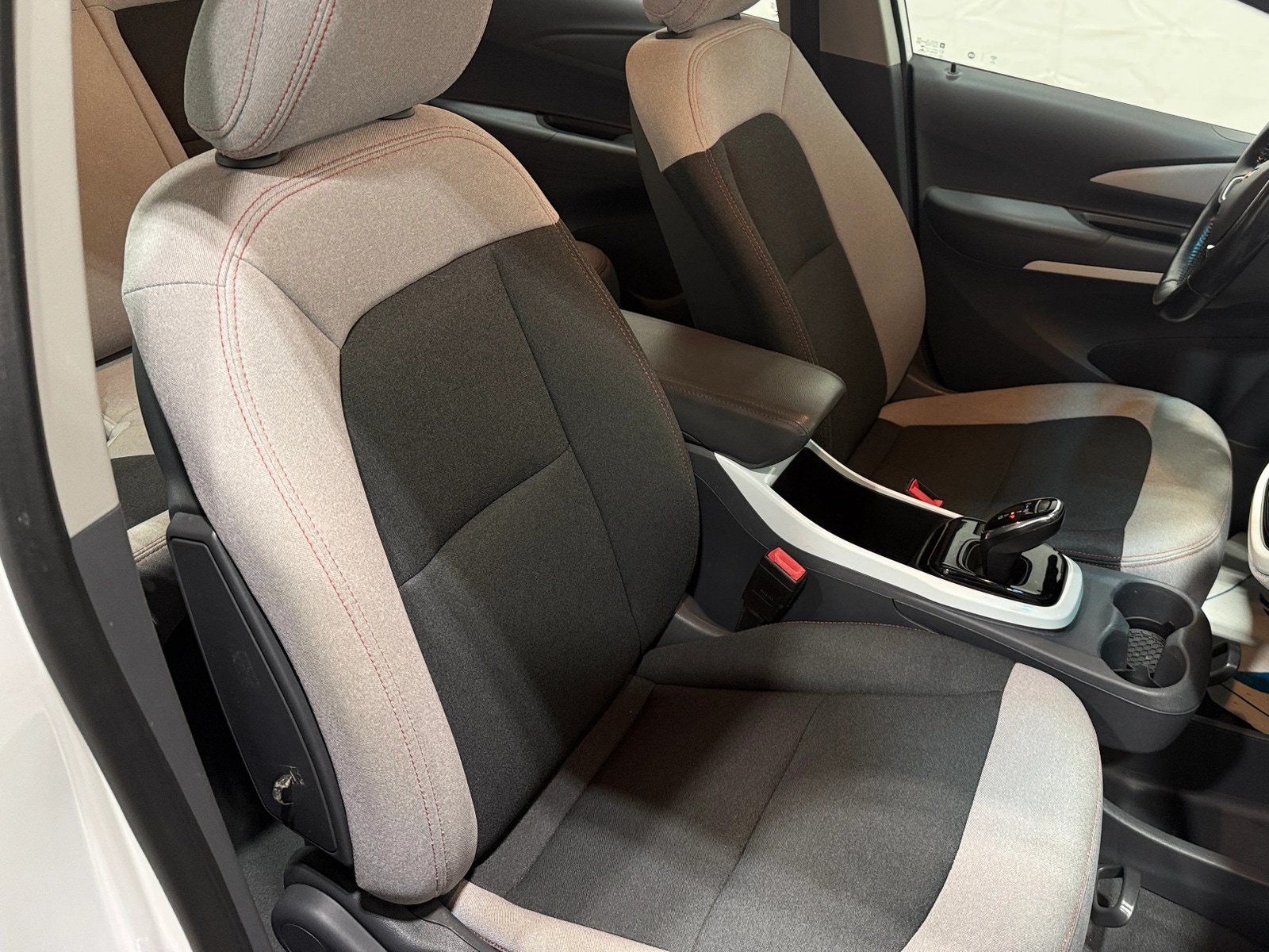 Thumbnail: 2020 Chevrolet Bolt EV - 2