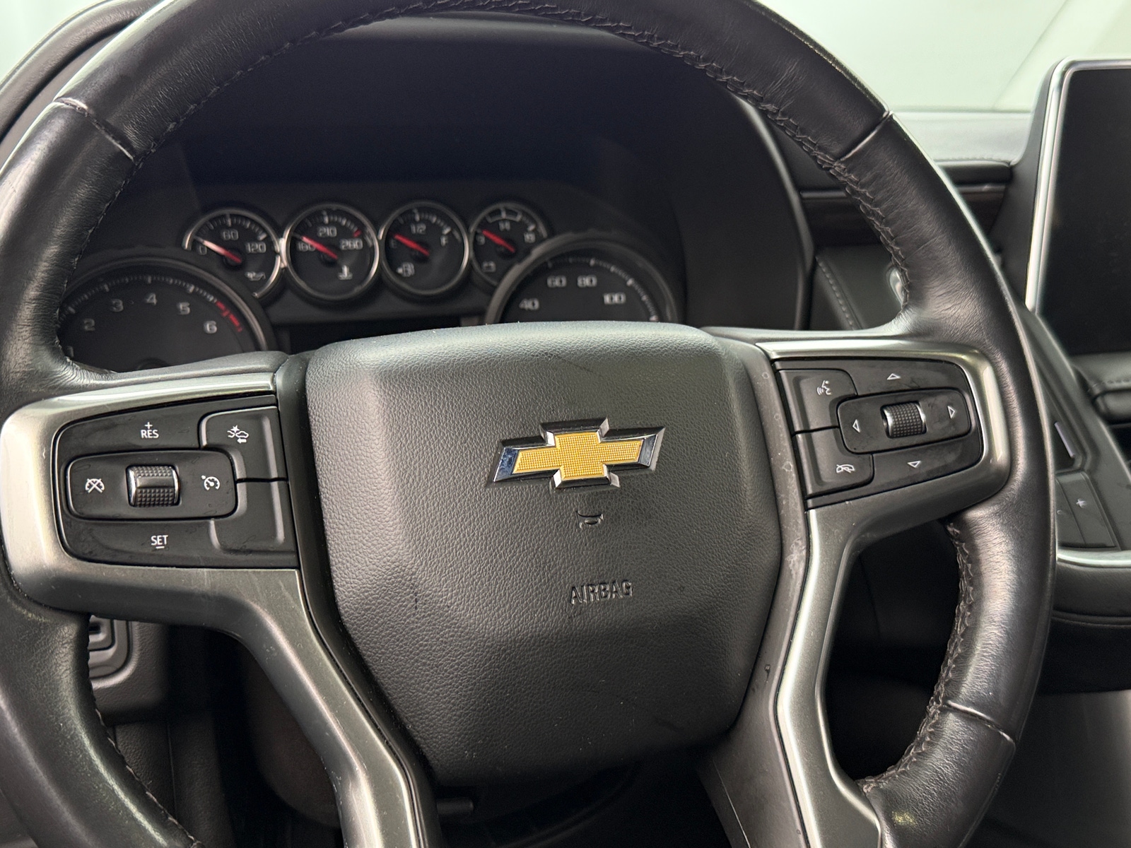 Thumbnail: 2021 Chevrolet Suburban - 5