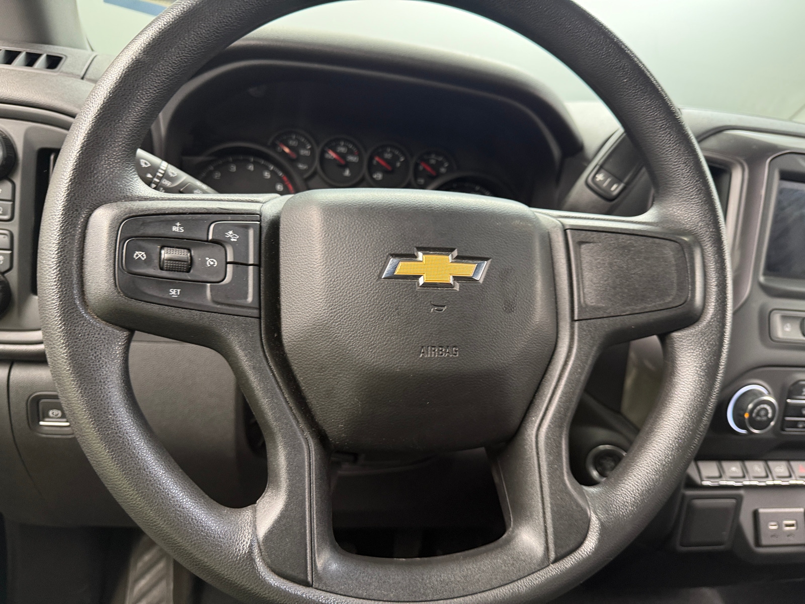 Thumbnail: 2023 Chevrolet Silverado 1500 - 5