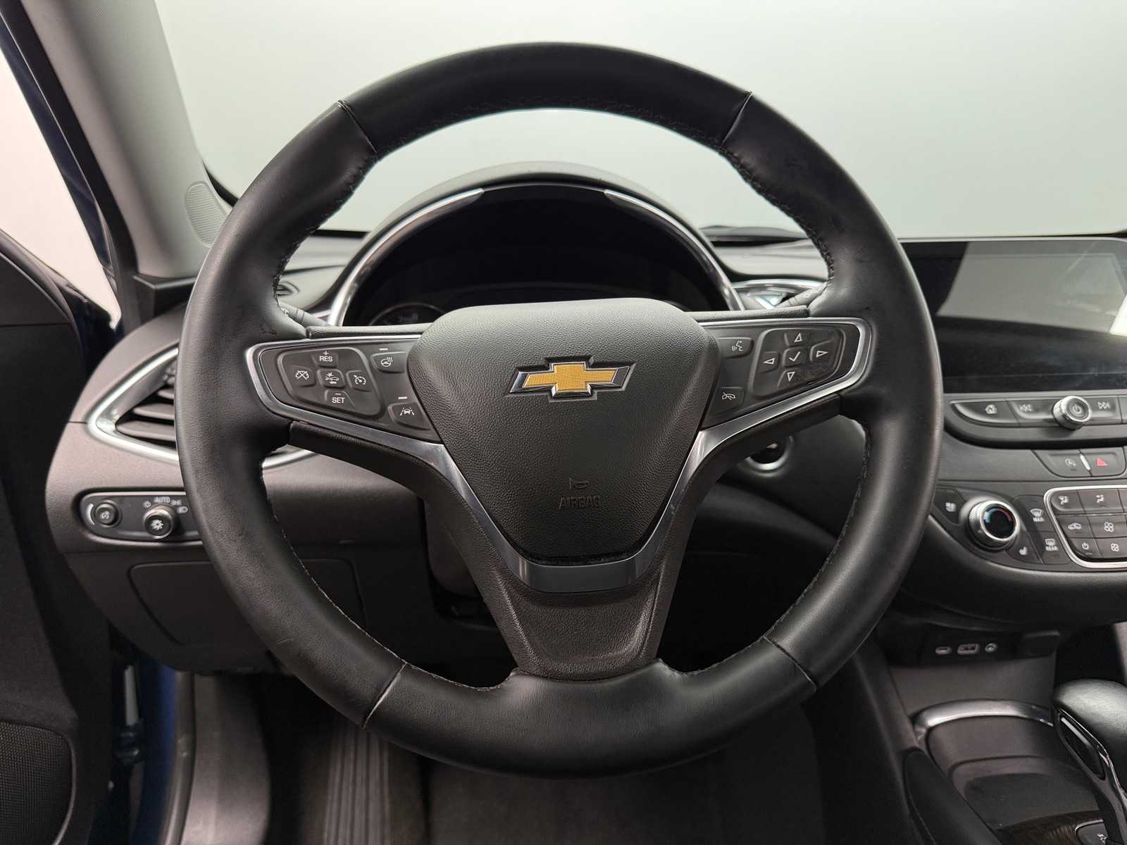 Thumbnail: 2024 Chevrolet Malibu - 4