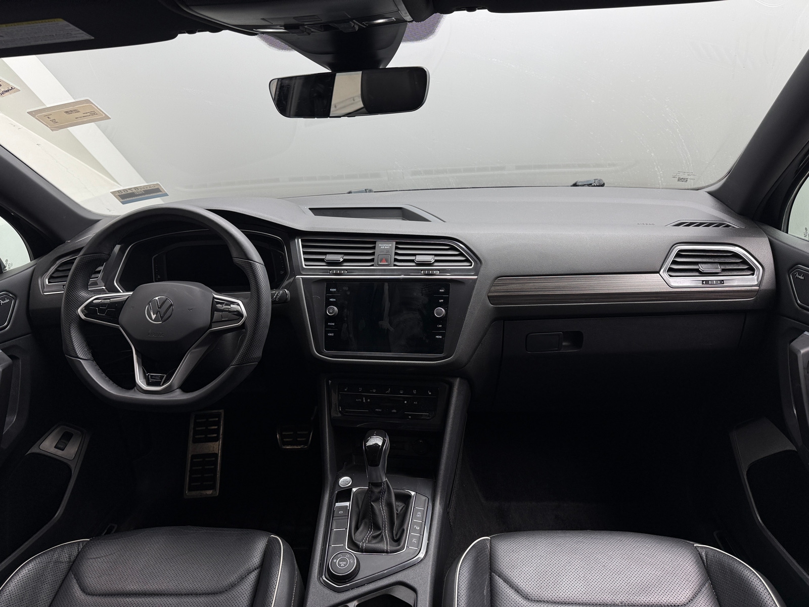 Thumbnail: 2022 Volkswagen Tiguan - 2