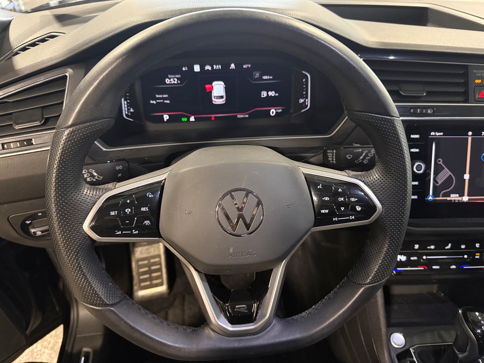 Thumbnail: 2022 Volkswagen Tiguan - 4