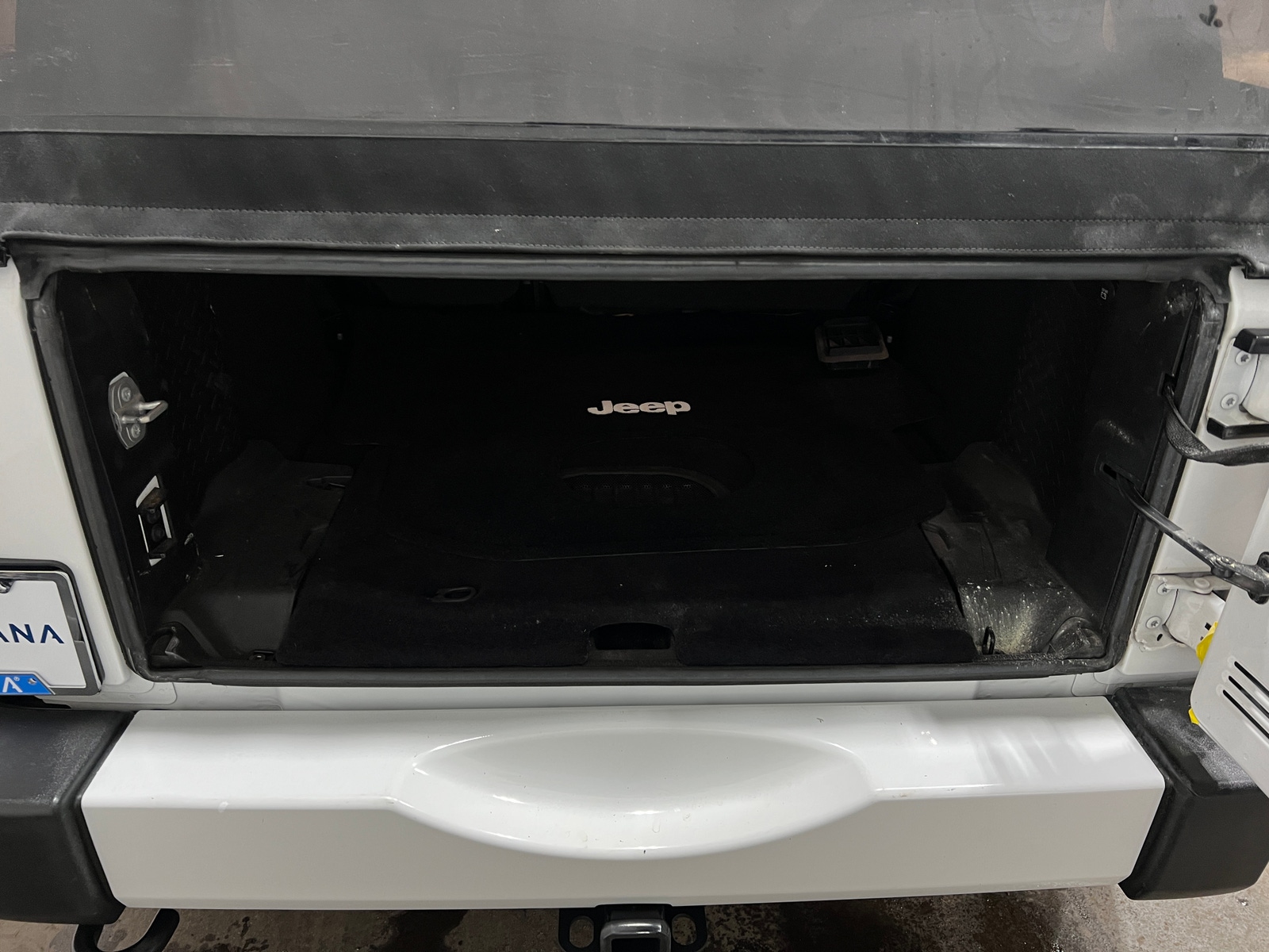 Thumbnail: 2016 Jeep Wrangler - 6