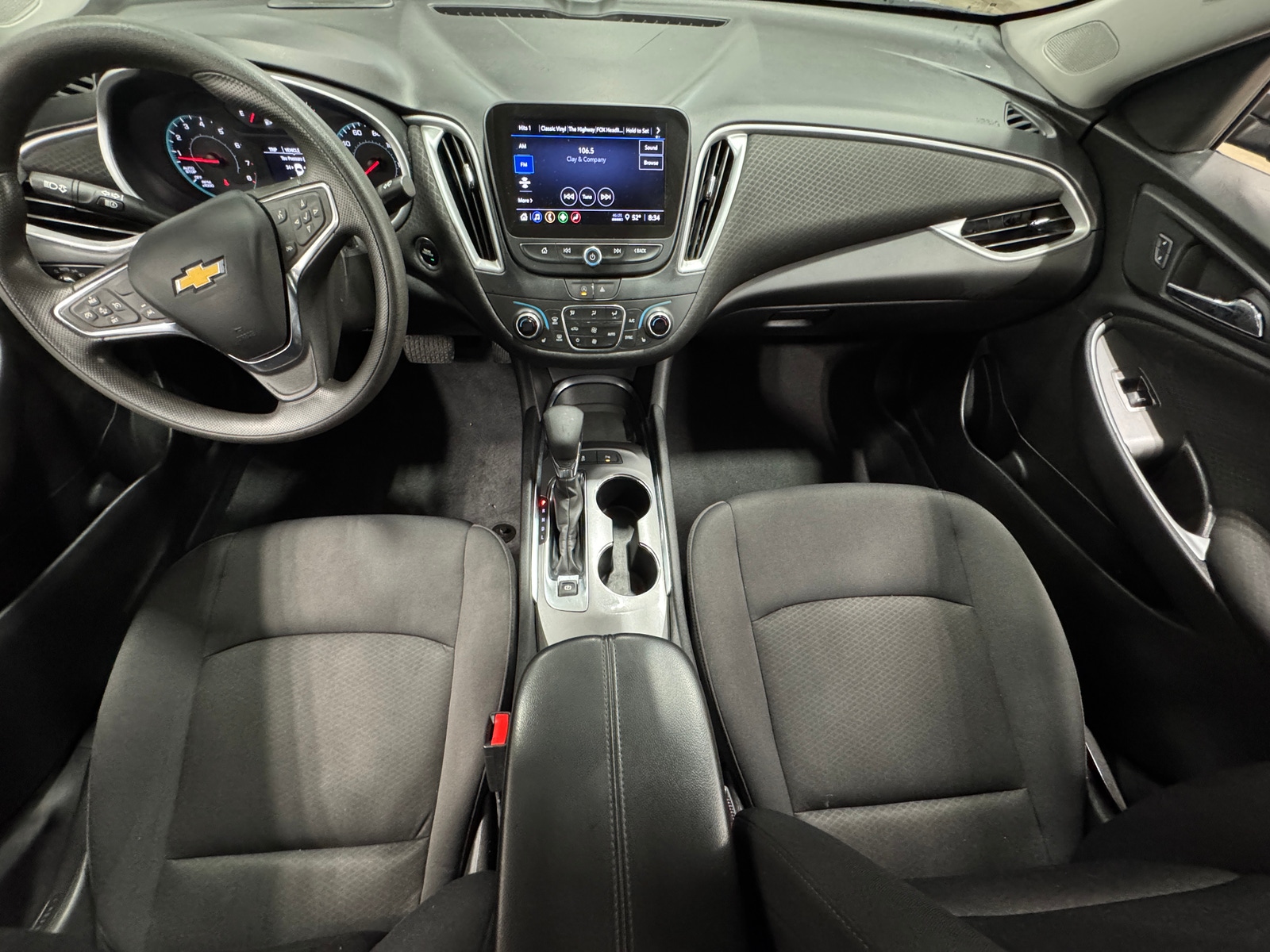 Thumbnail: 2023 Chevrolet Malibu - 3