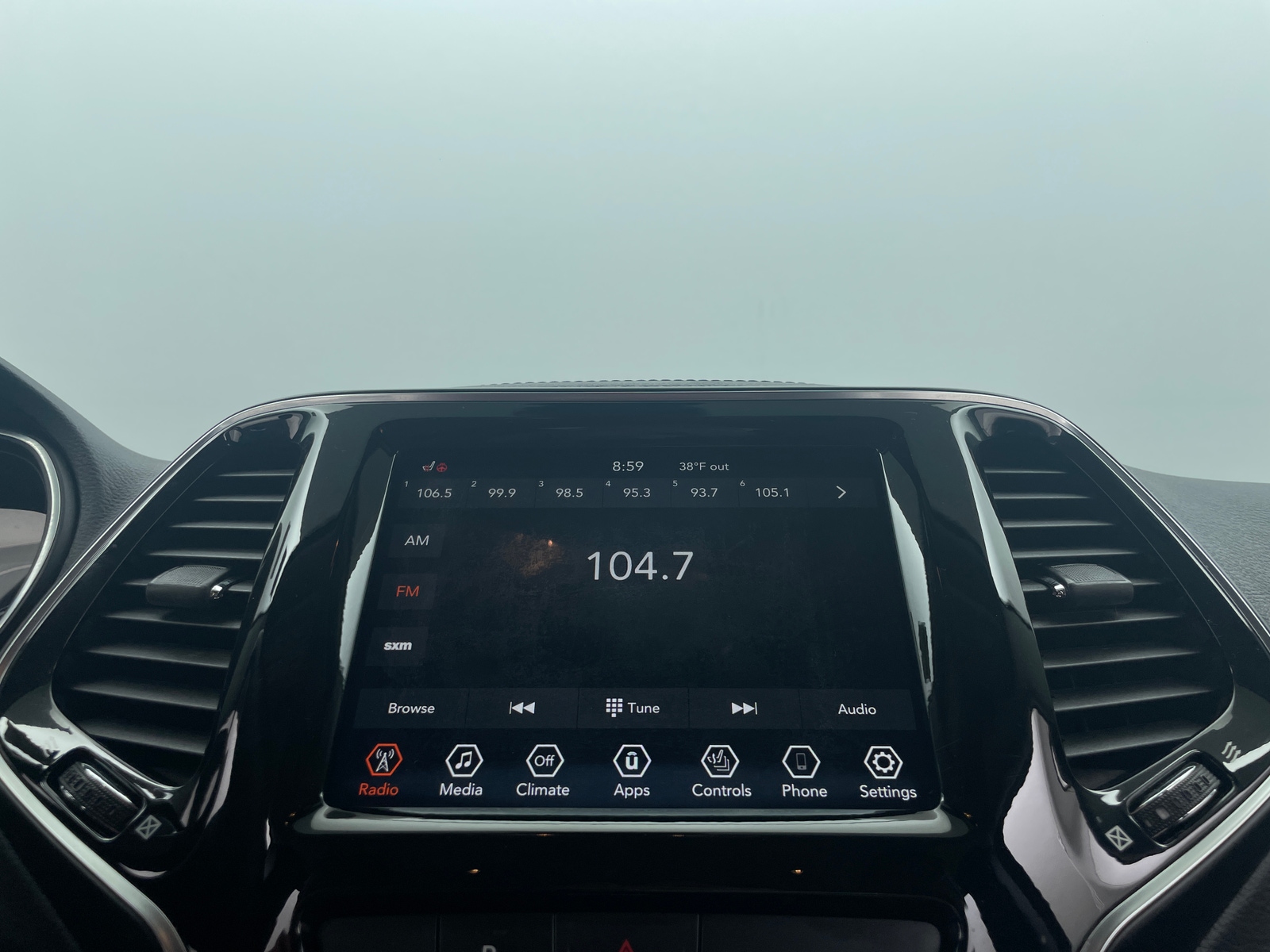 Thumbnail: 2019 Jeep Cherokee - 3