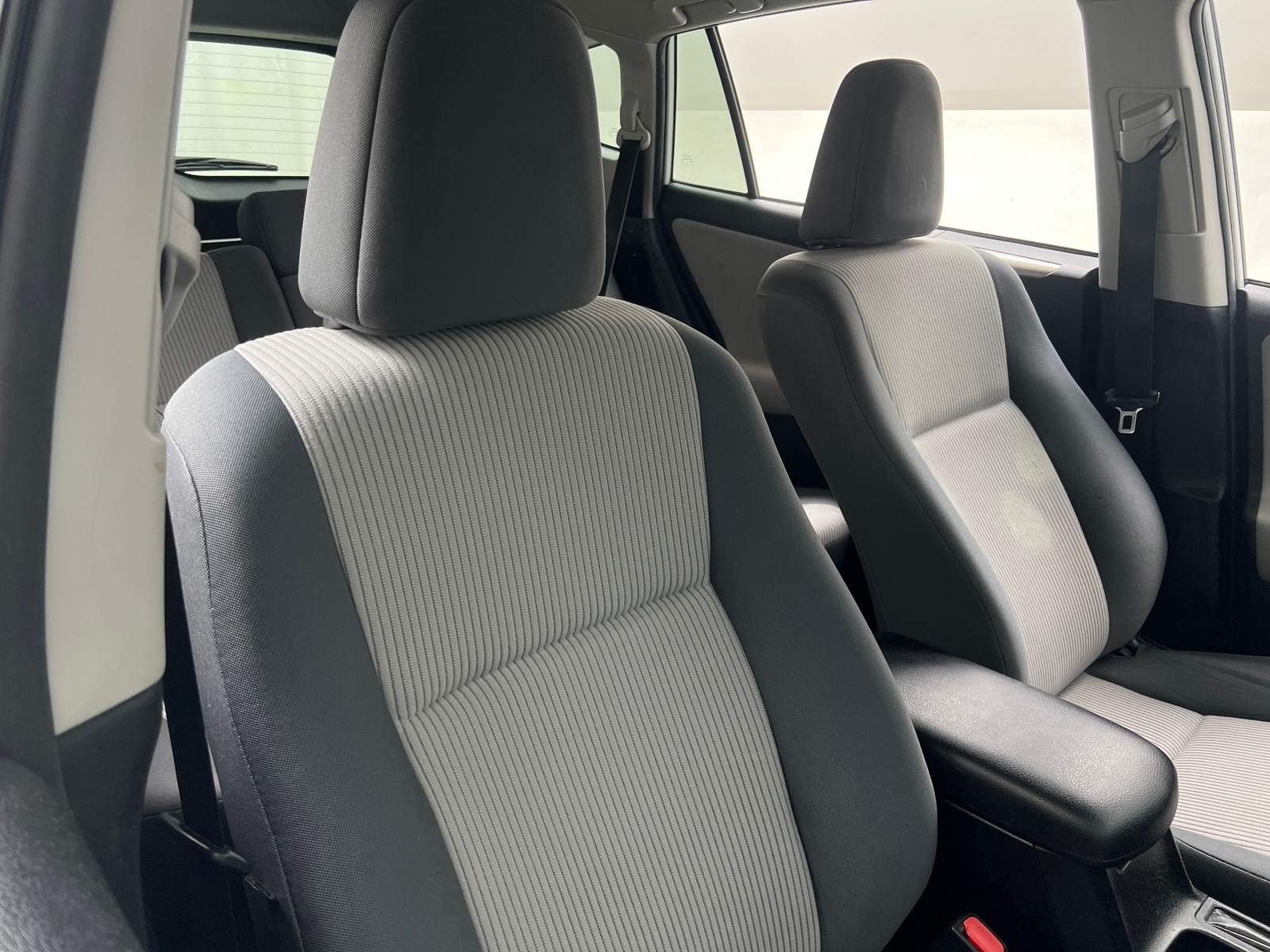 Thumbnail: 2015 Toyota RAV4 - 2