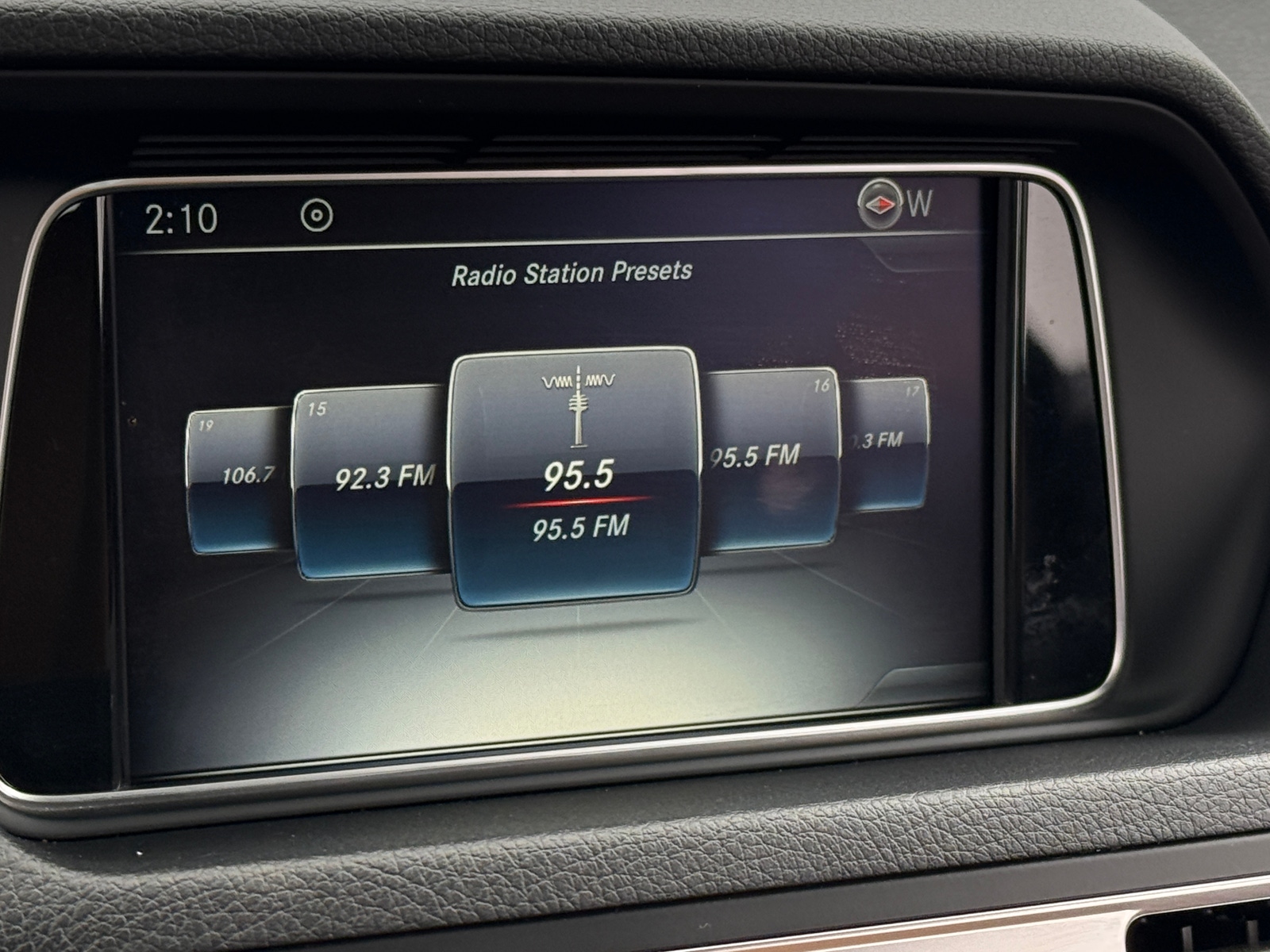 Thumbnail: 2017 Mercedes-Benz E-Class - 3