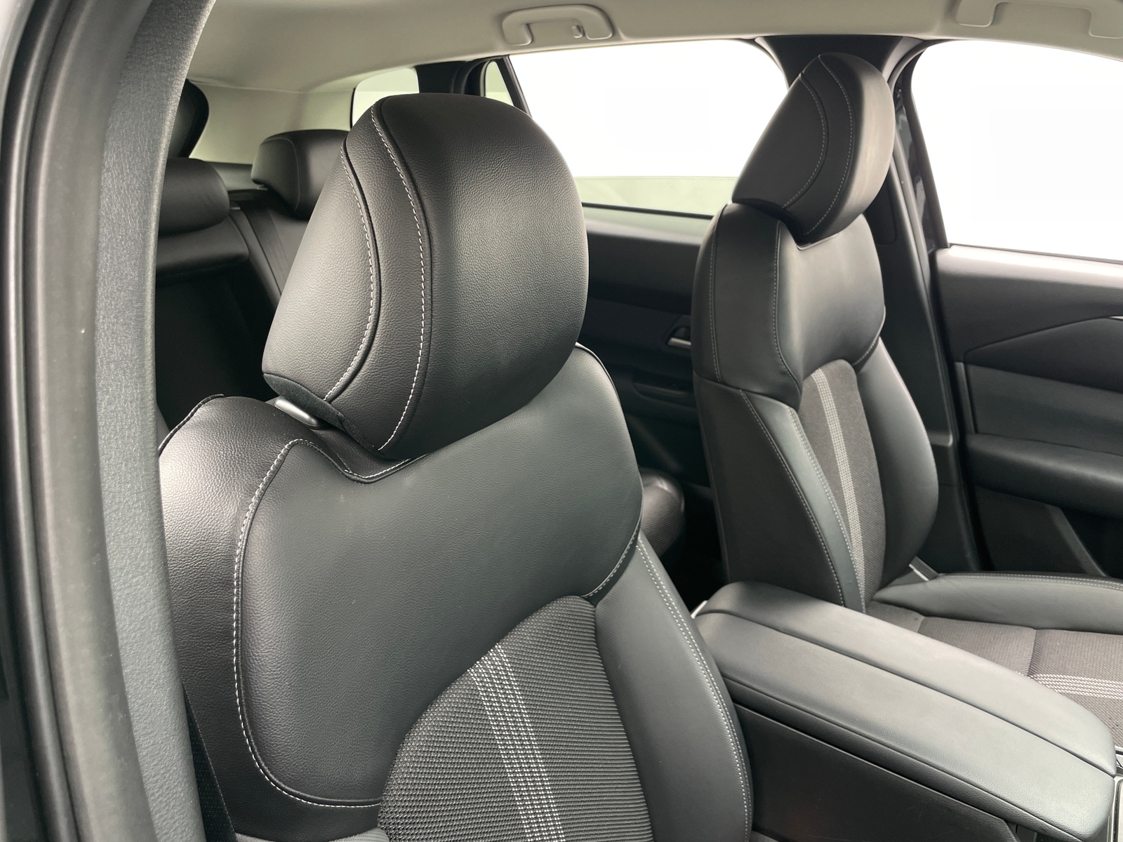 Thumbnail: 2025 Mazda CX-50 - 2