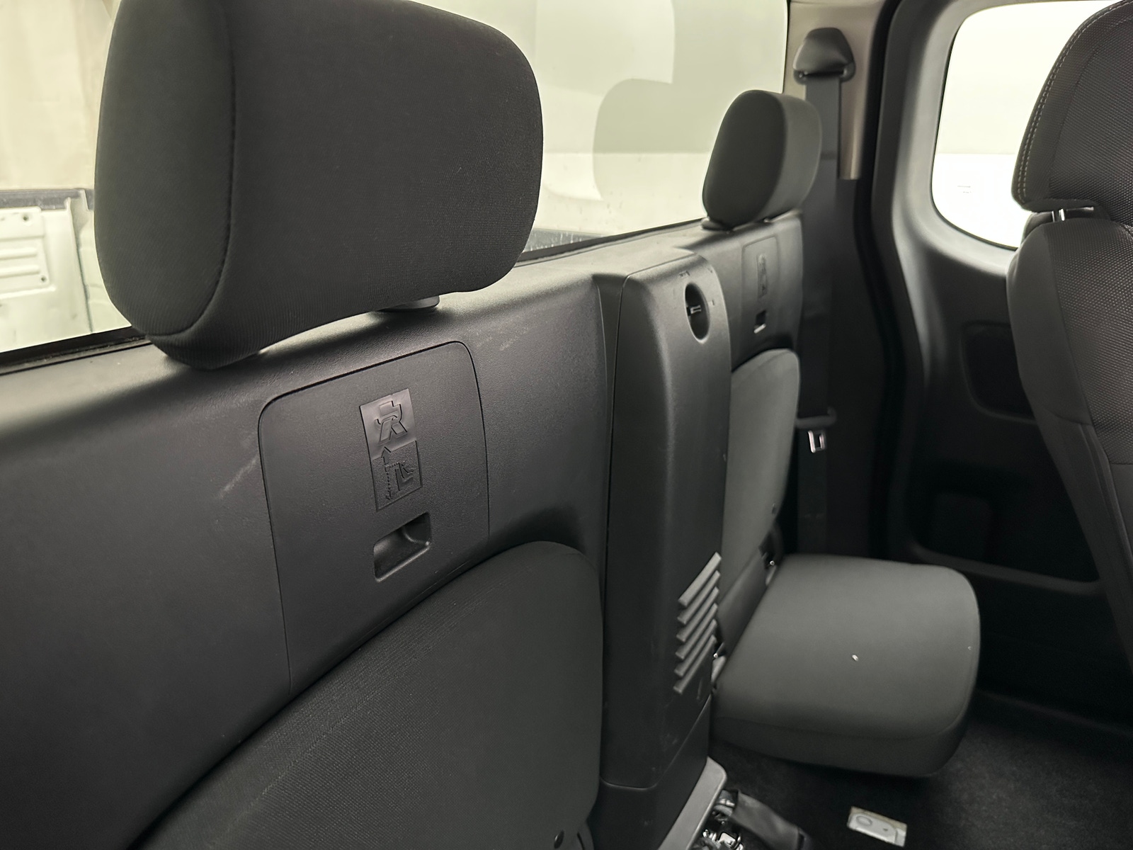 Thumbnail: 2024 Nissan Frontier - 6