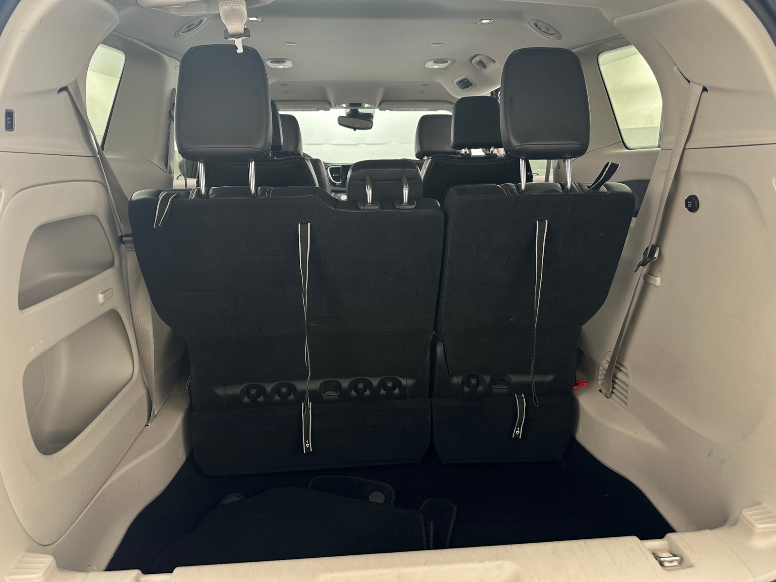 Thumbnail: 2024 Chrysler Pacifica - 6