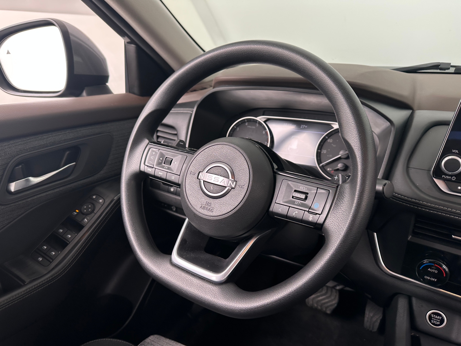 Thumbnail: 2023 Nissan Rogue - 5