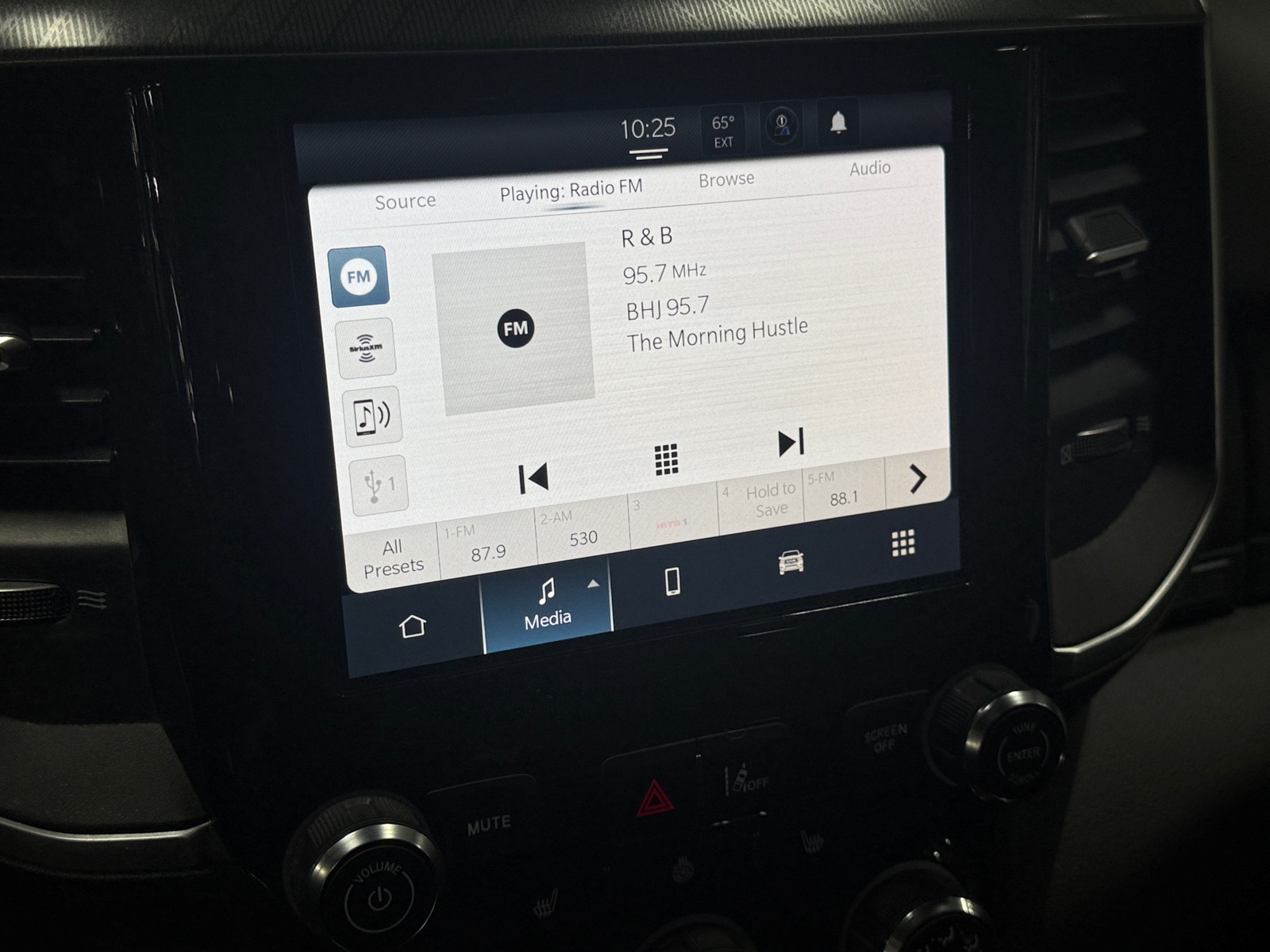 Thumbnail: 2025 RAM 1500 - 4