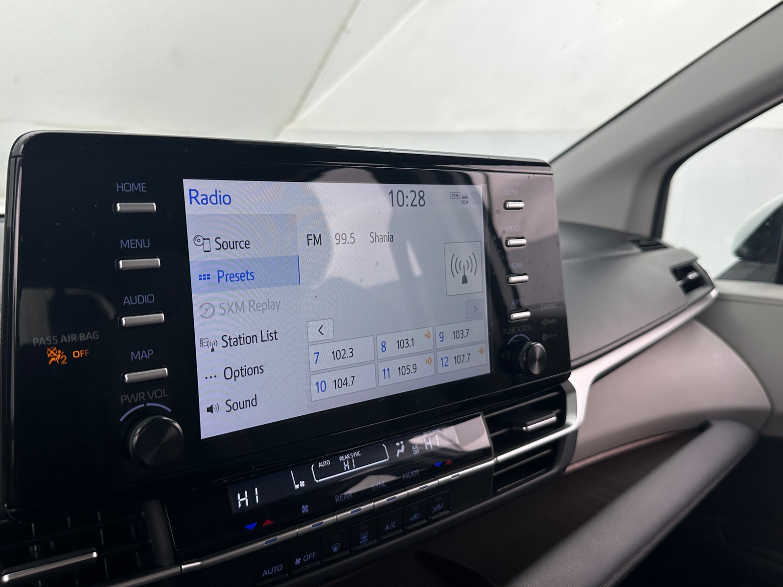 Thumbnail: 2024 Toyota Sienna - 4