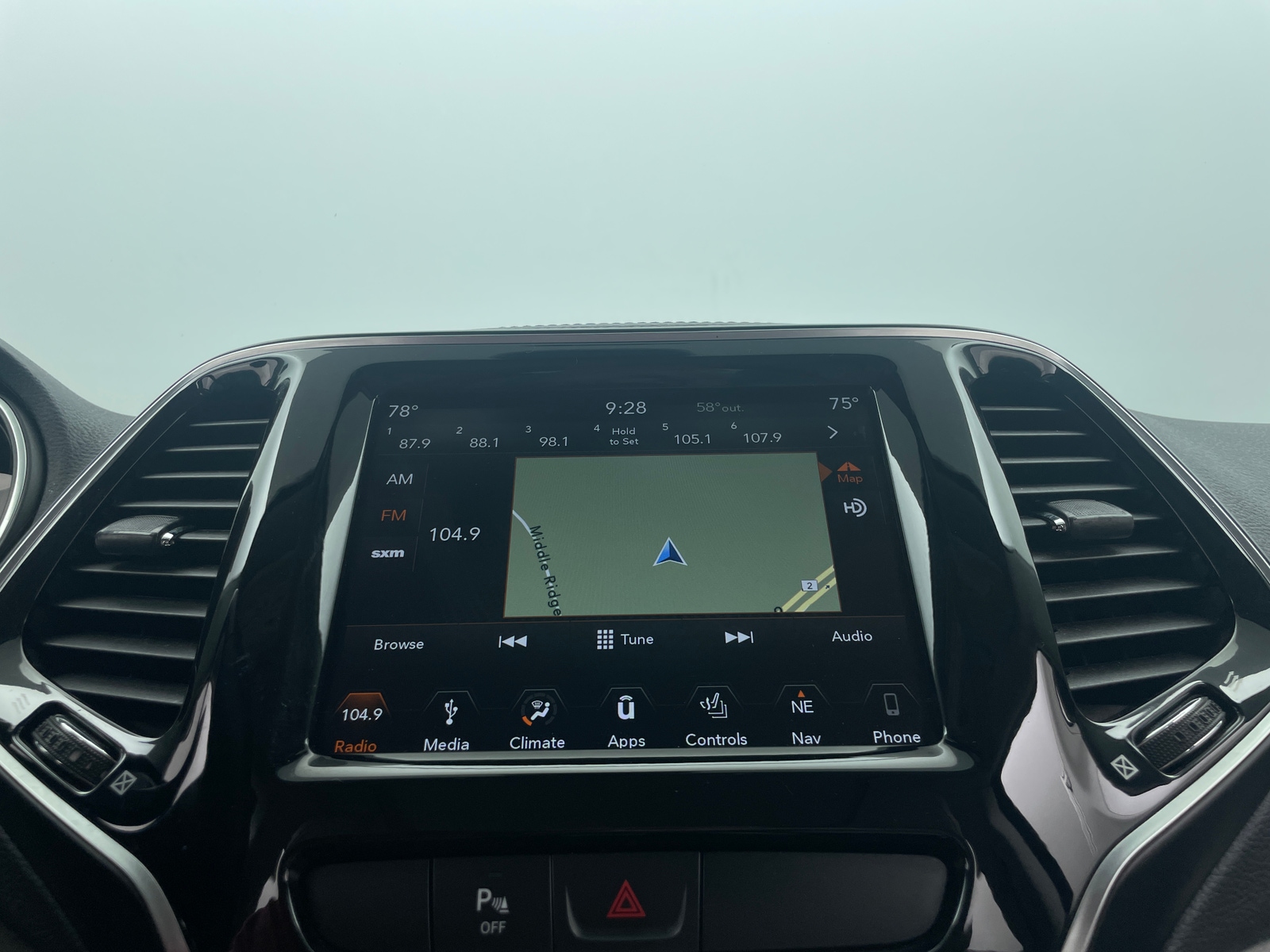 Thumbnail: 2019 Jeep Cherokee - 3