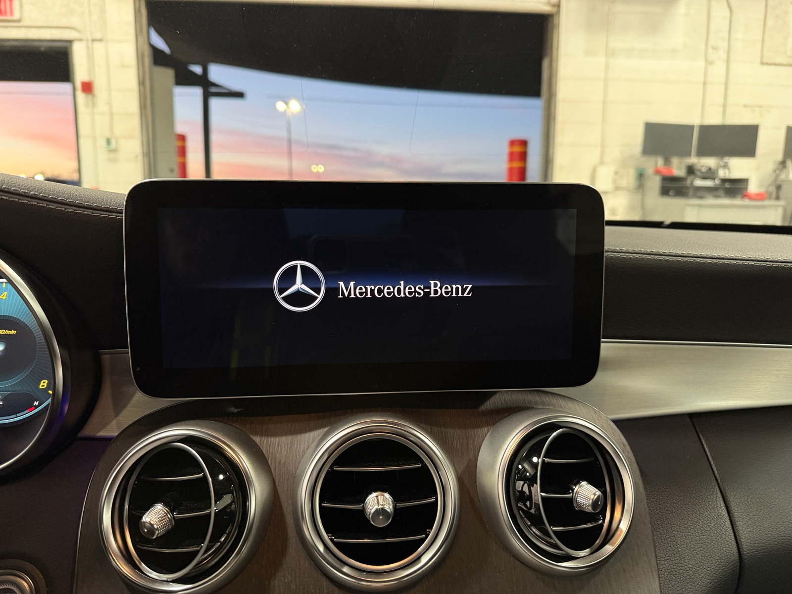 Thumbnail: 2023 Mercedes-Benz C-Class - 3