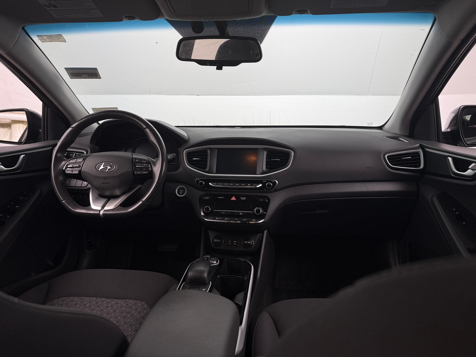 Thumbnail: 2019 Hyundai Ioniq - 3