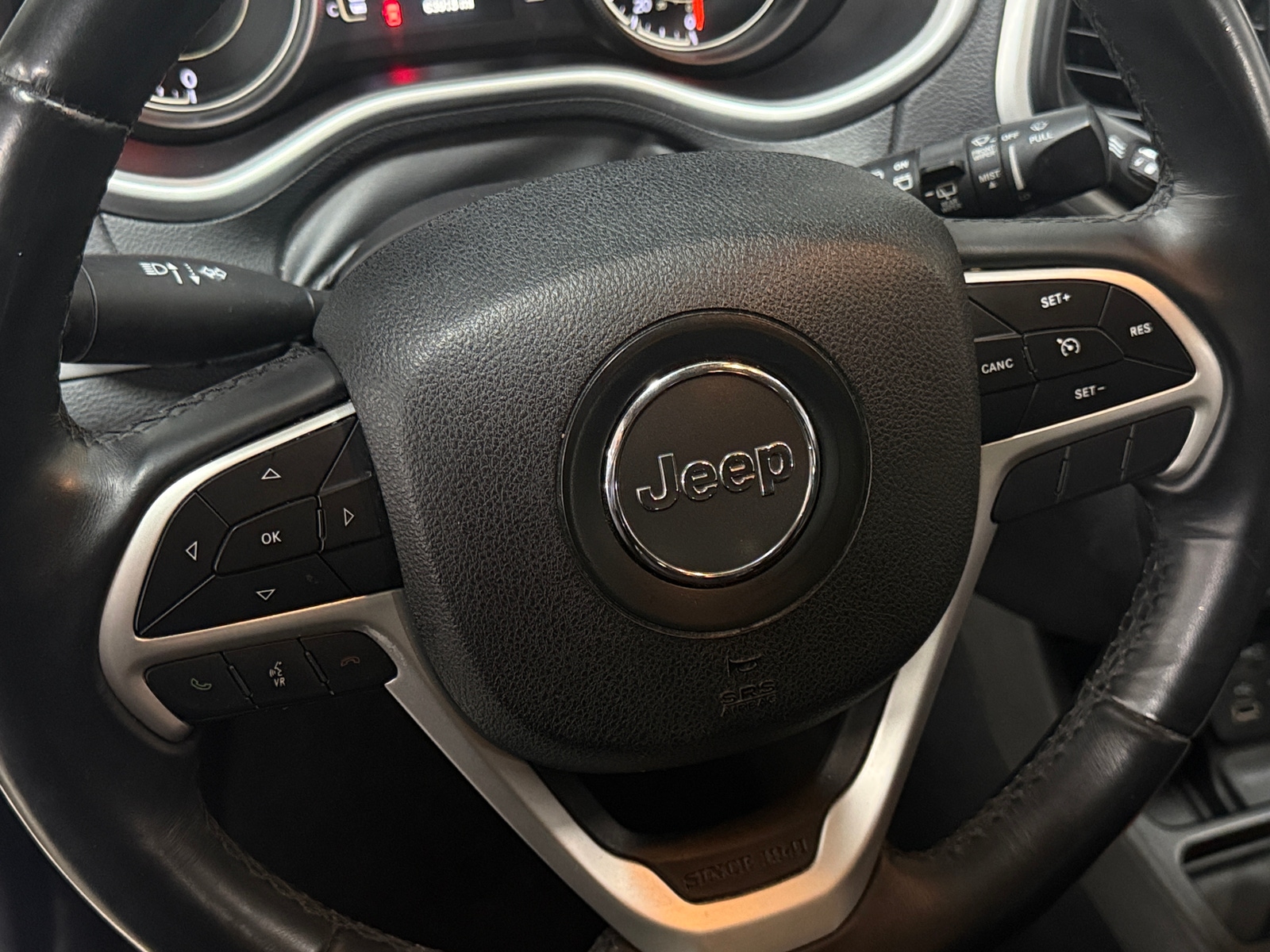 Thumbnail: 2018 Jeep Cherokee - 5