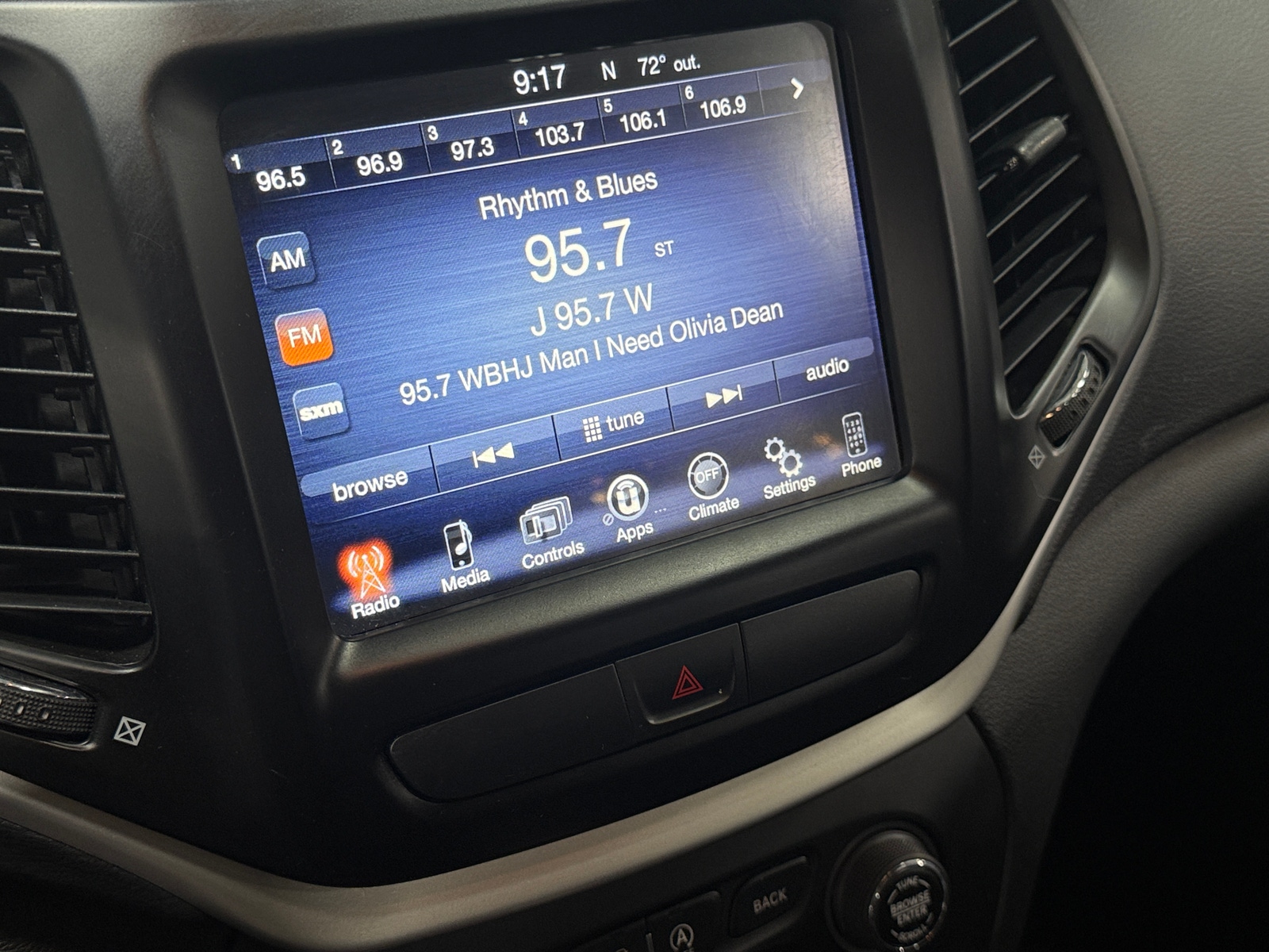 Thumbnail: 2018 Jeep Cherokee - 4