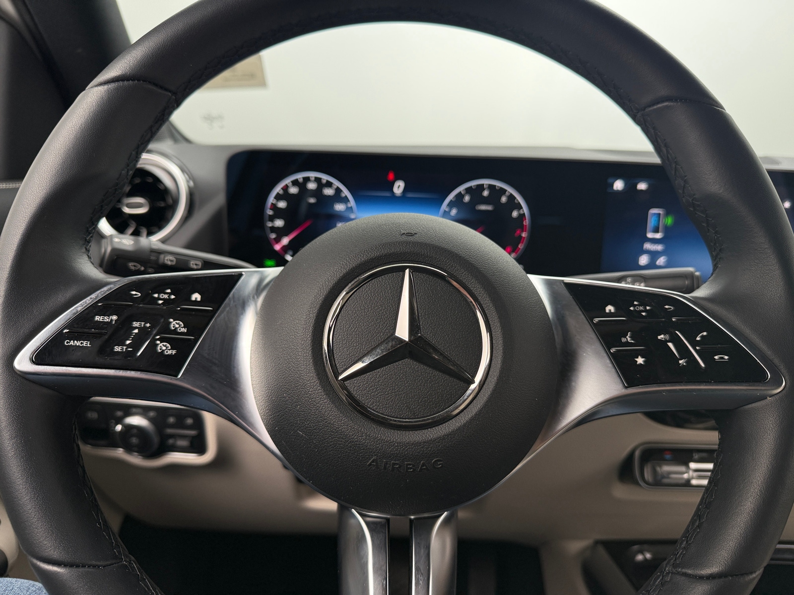 Thumbnail: 2025 Mercedes-Benz GLA - 4