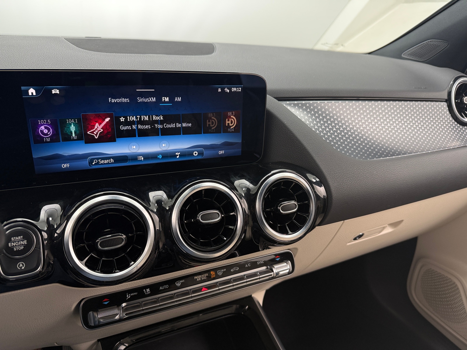 Thumbnail: 2025 Mercedes-Benz GLA - 3