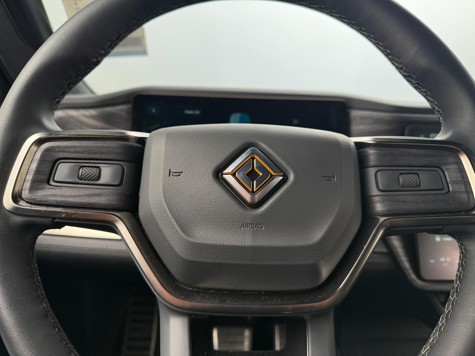 Thumbnail: 2022 Rivian R1T - 4