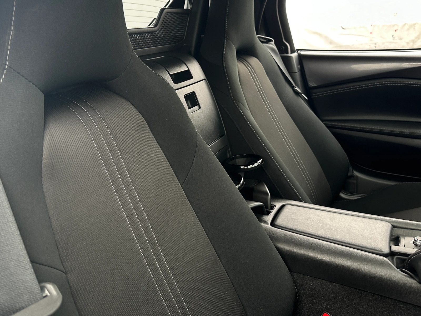 Thumbnail: 2022 Mazda MX-5 Miata - 2