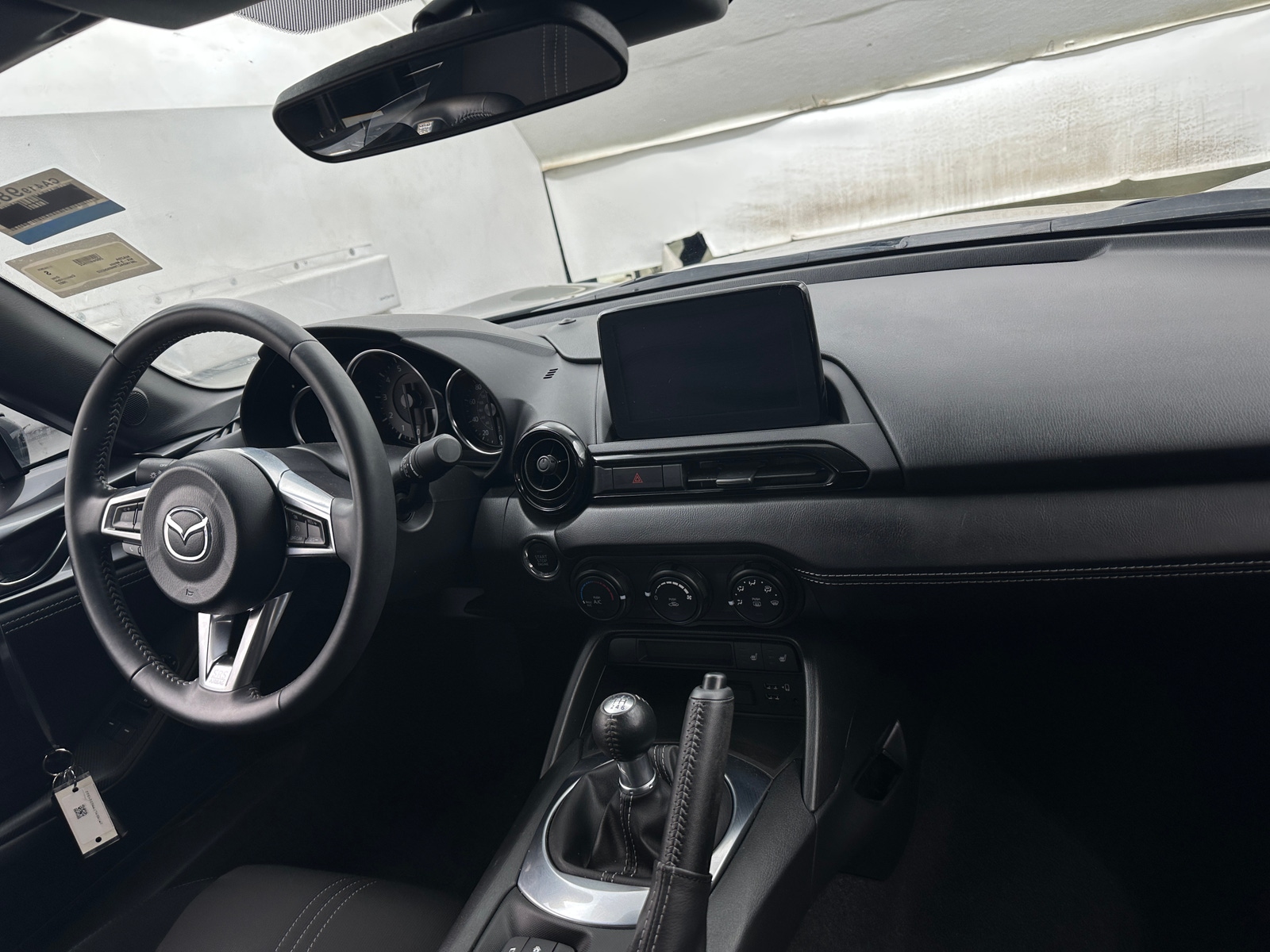 Thumbnail: 2022 Mazda MX-5 Miata - 3