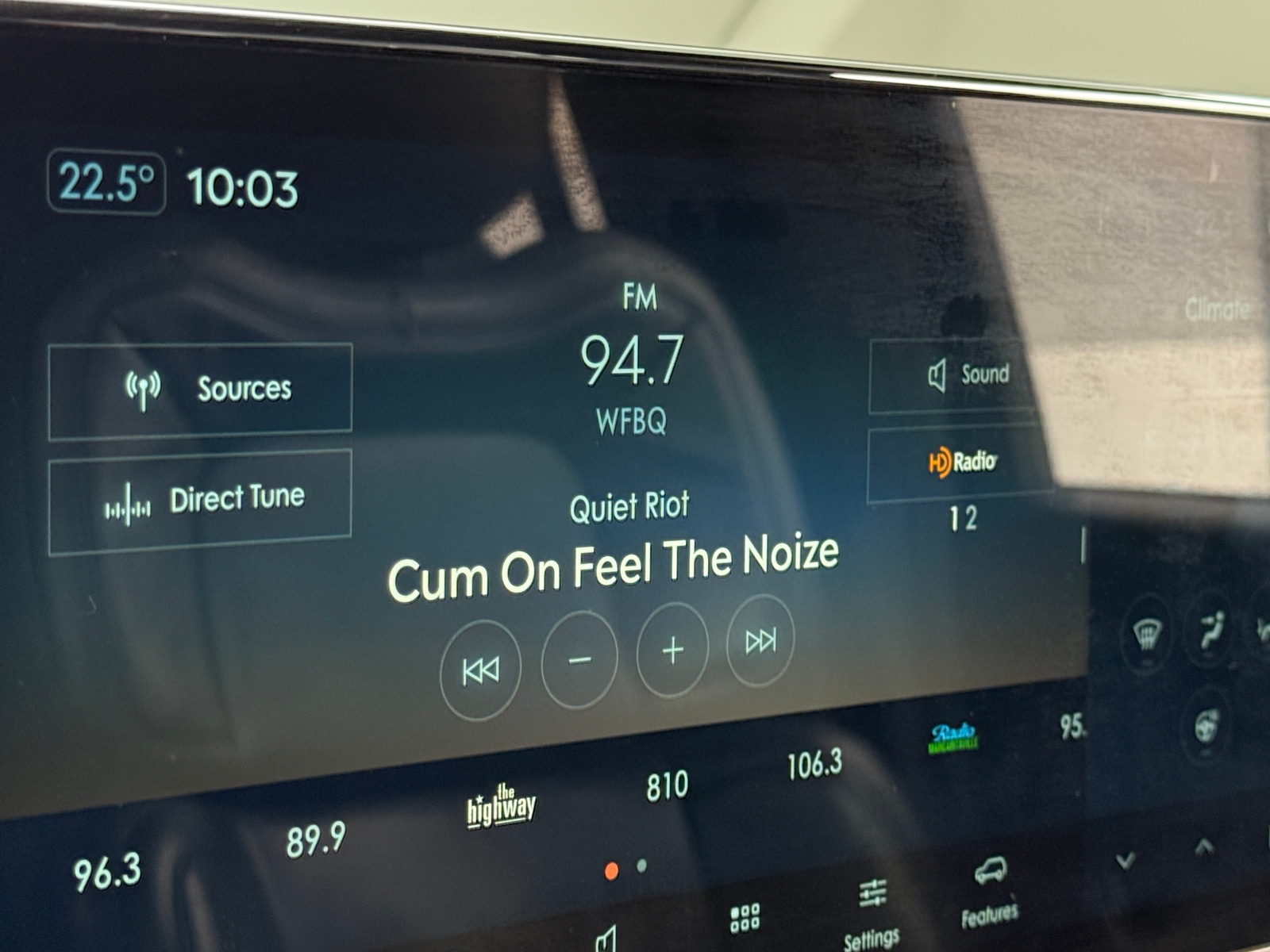 Thumbnail: 2023 Lincoln Navigator - 3