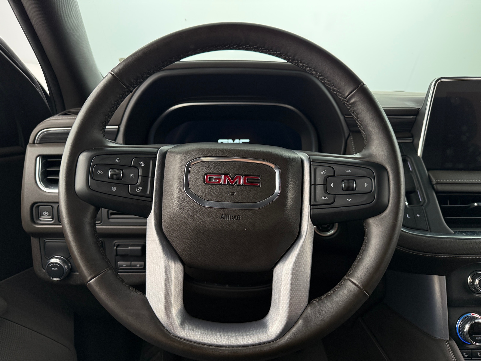 Thumbnail: 2023 GMC Yukon - 4