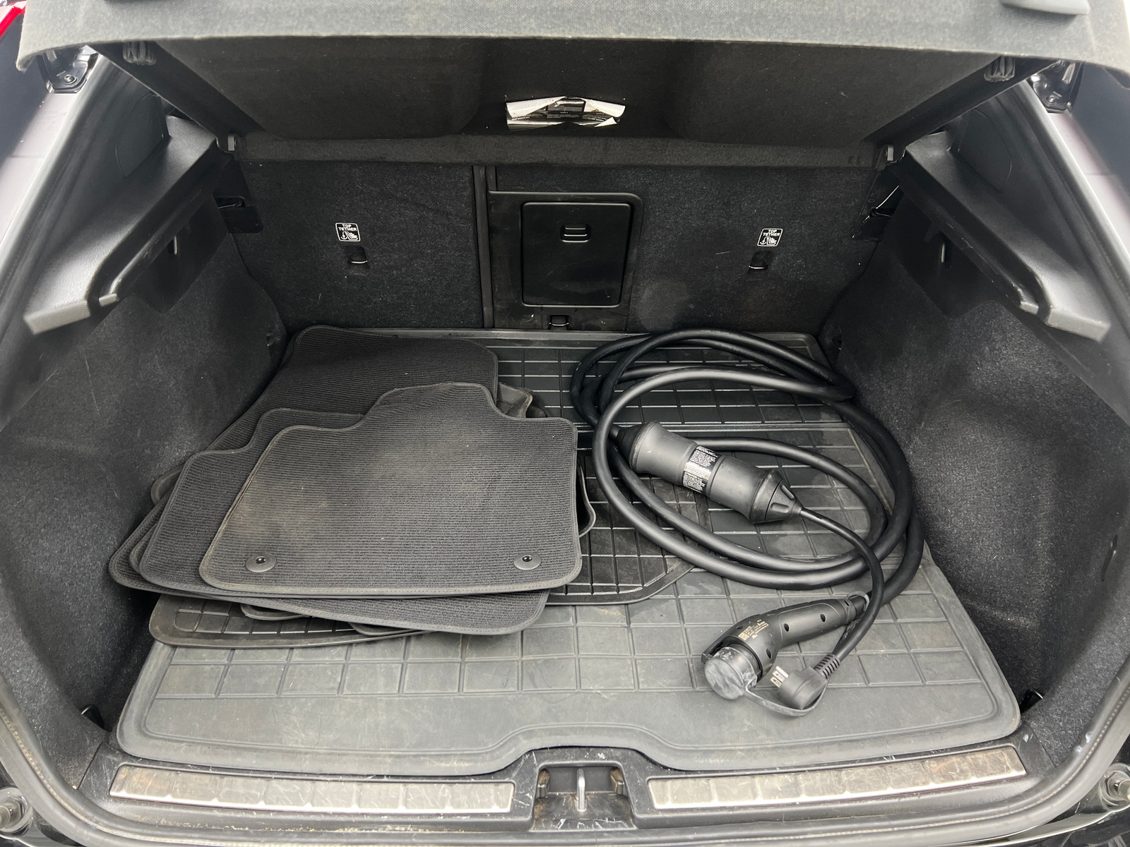 Thumbnail: 2024 Volvo C40 - 6