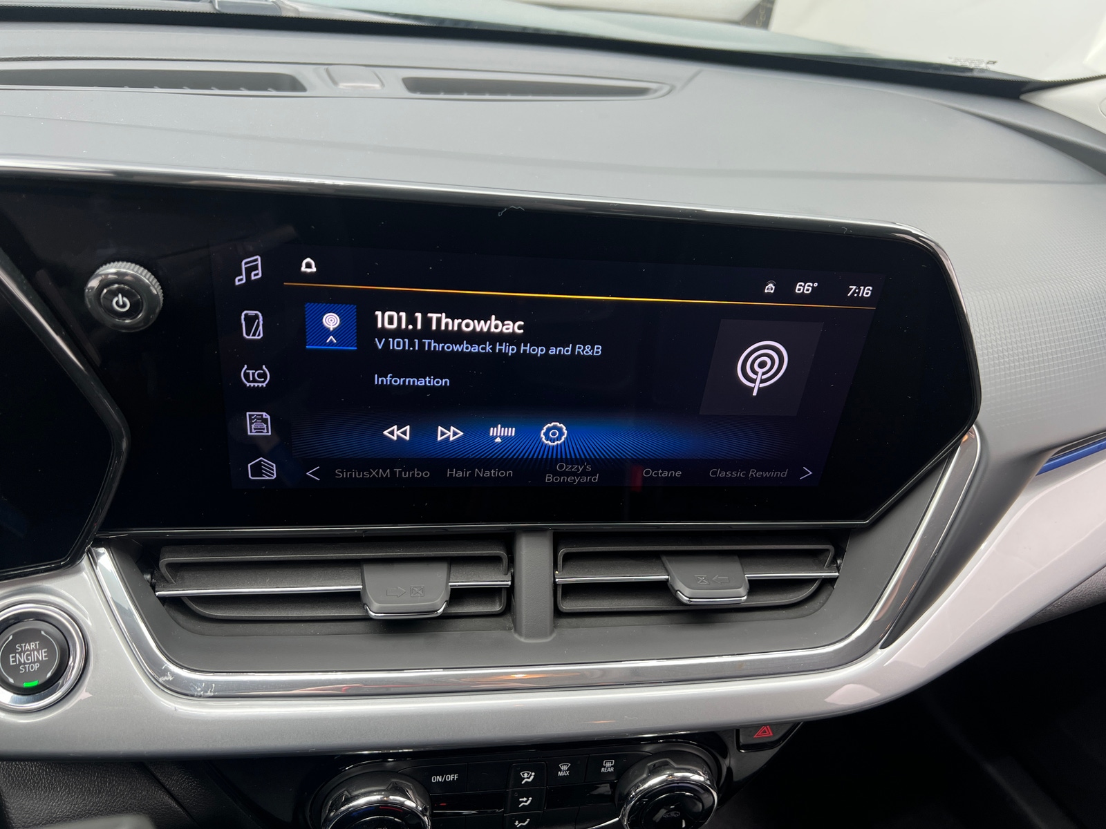 Thumbnail: 2025 Chevrolet Trax - 4