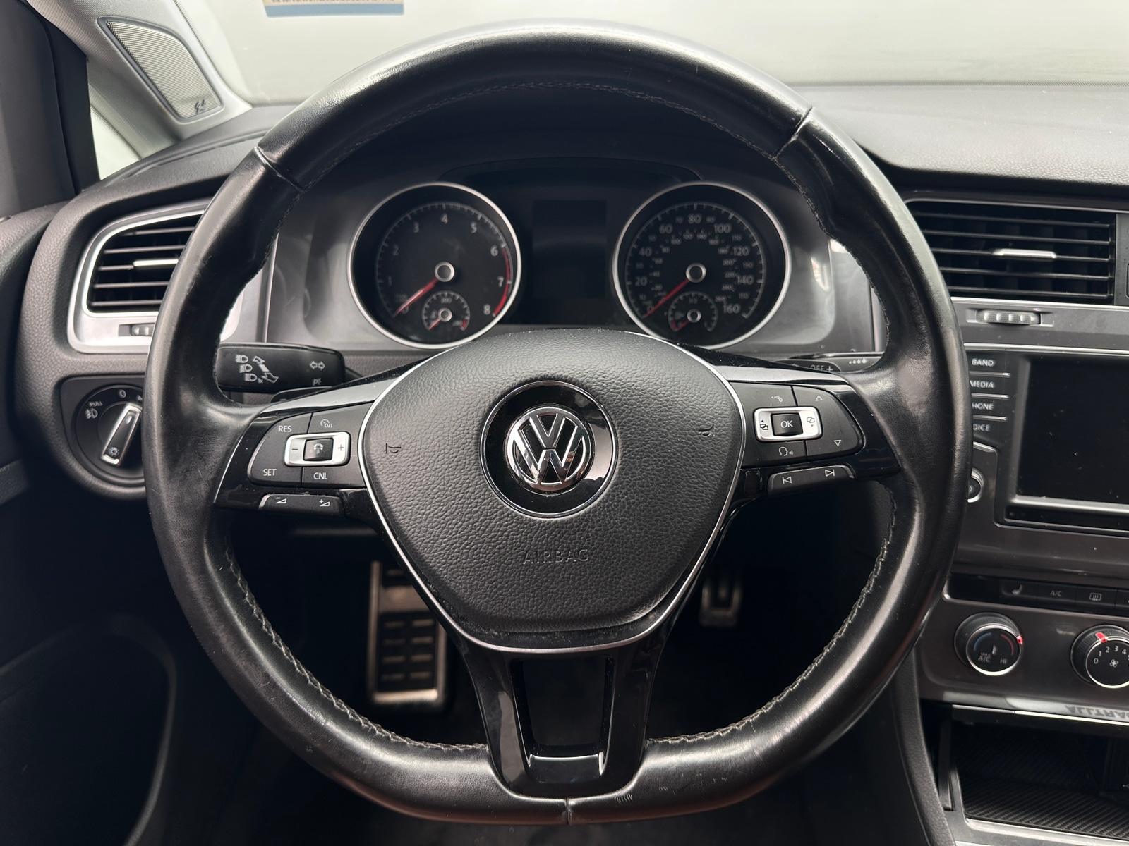 Thumbnail: 2017 Volkswagen Golf - 4