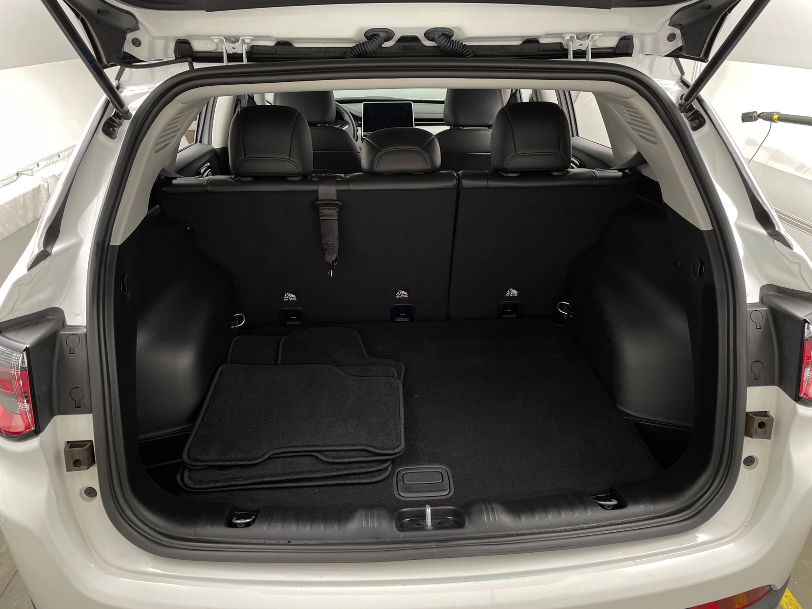 Thumbnail: 2022 Jeep Compass - 6