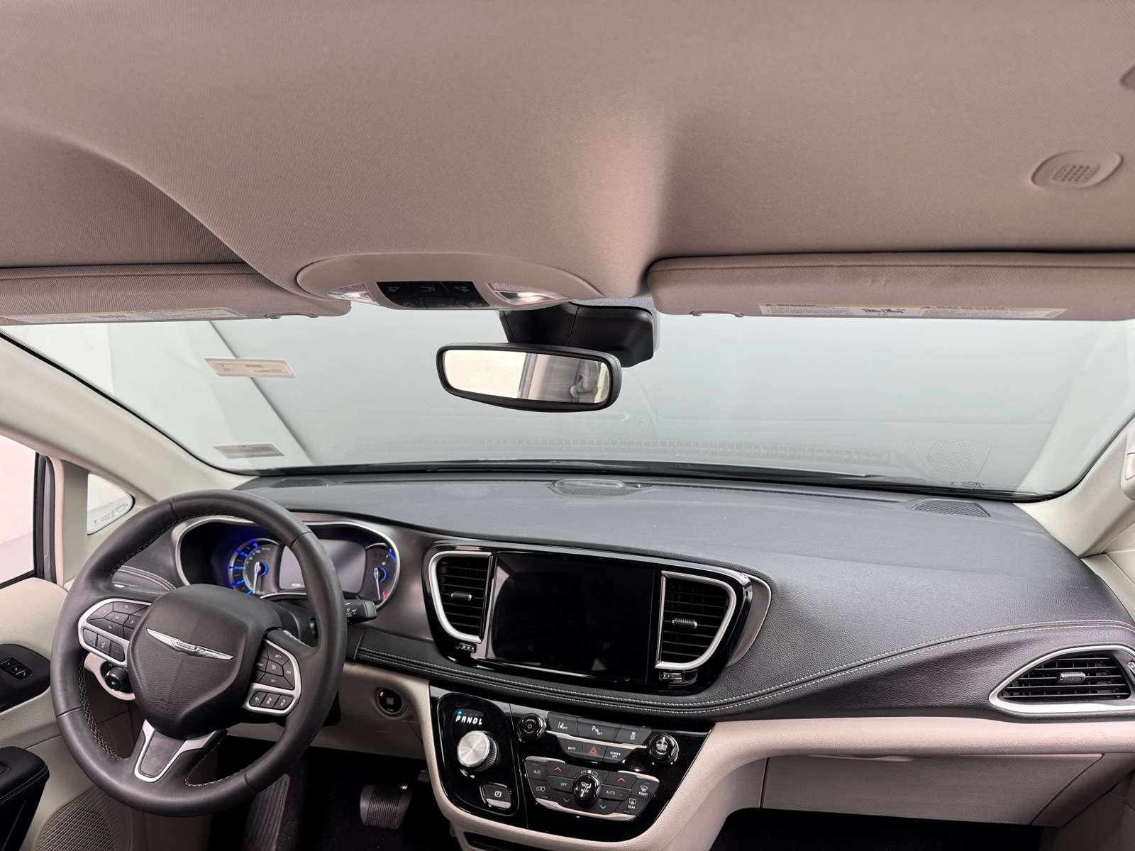 Thumbnail: 2023 Chrysler Pacifica - 2