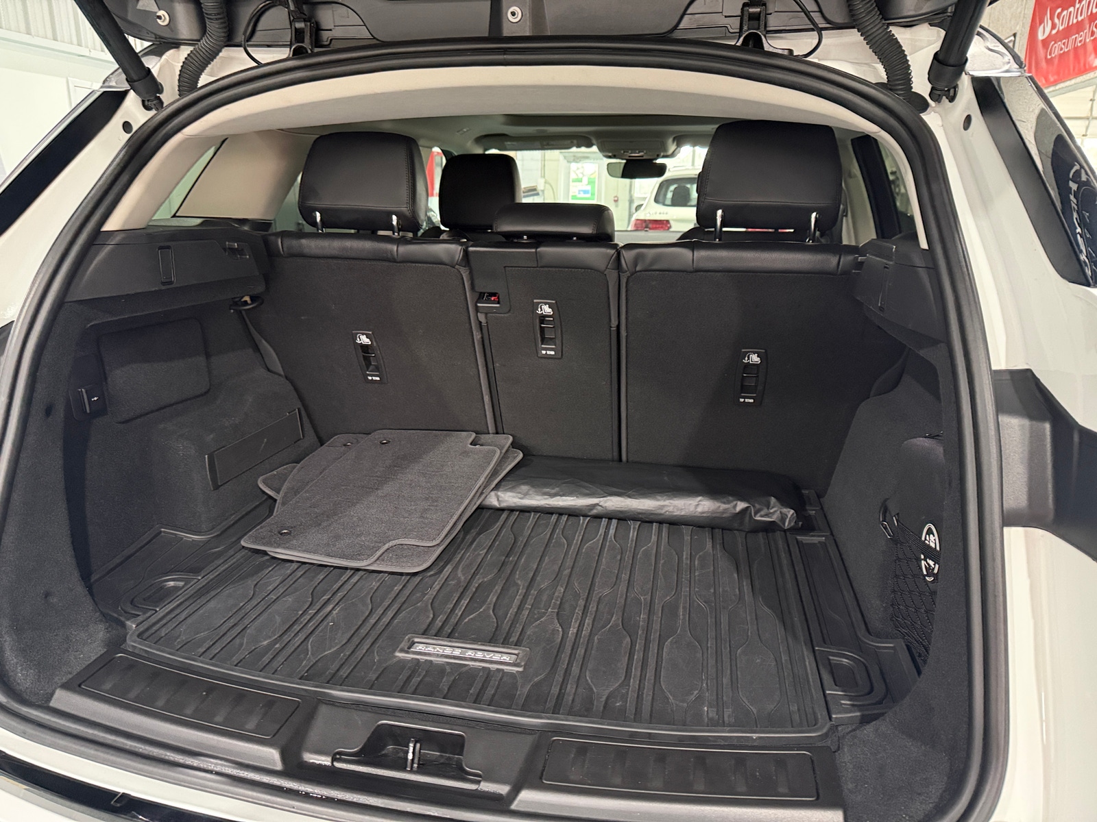 Thumbnail: 2022 Land Rover Range Rover Evoque - 6