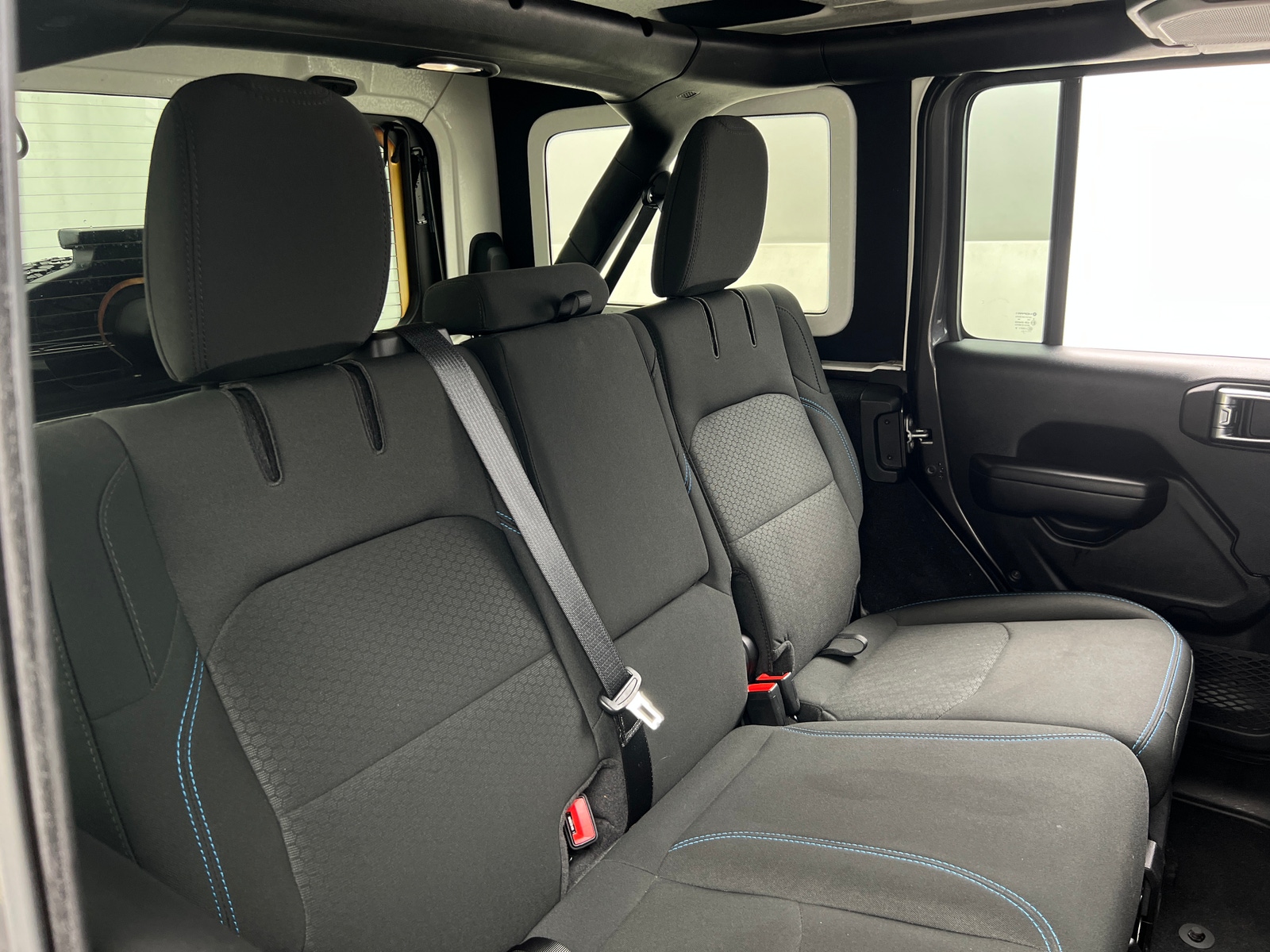 Thumbnail: 2021 Jeep Wrangler - 6