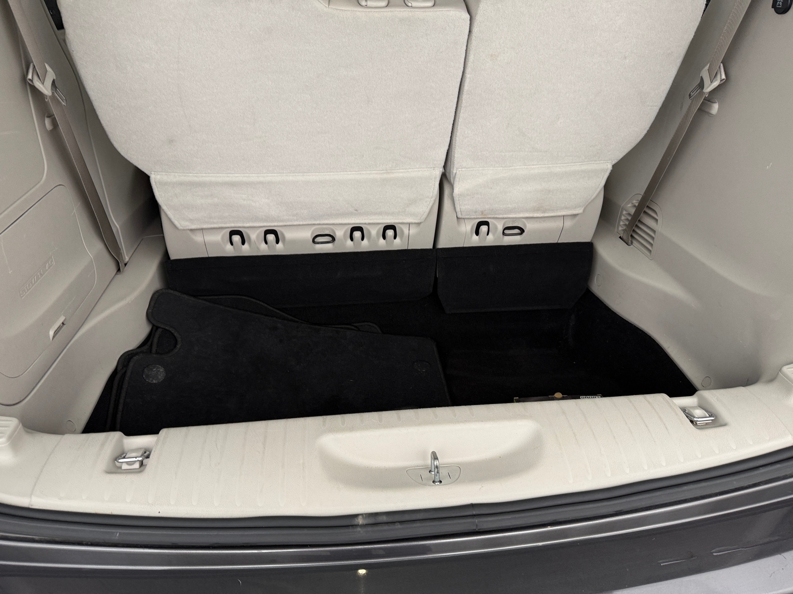 Thumbnail: 2018 Chrysler Pacifica - 6