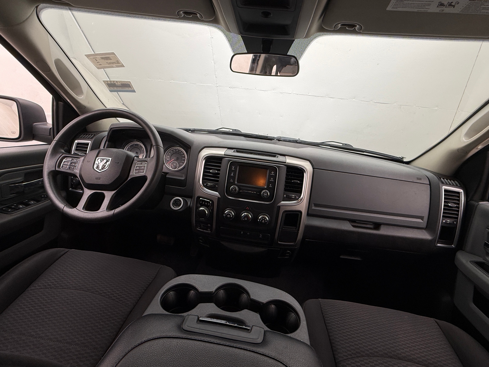 Thumbnail: 2020 RAM 1500 Classic - 3