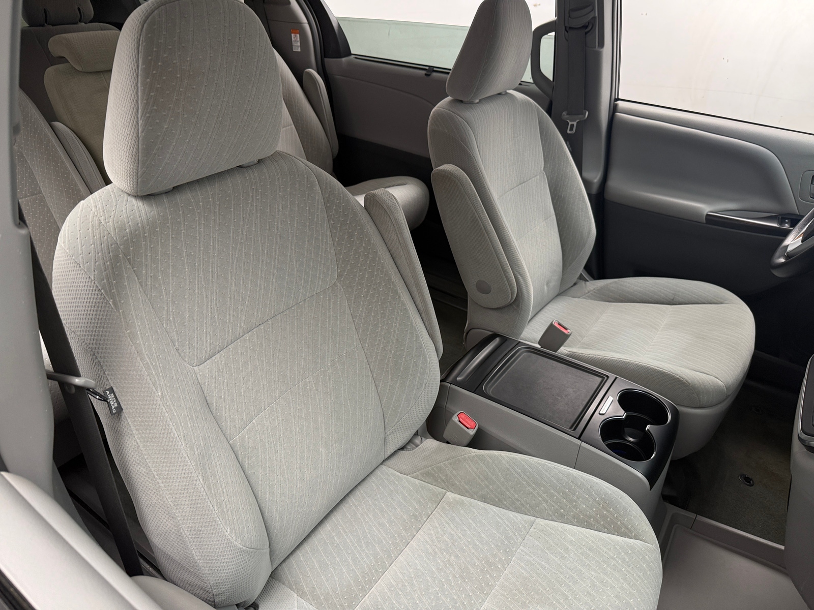 Thumbnail: 2017 Toyota Sienna - 2