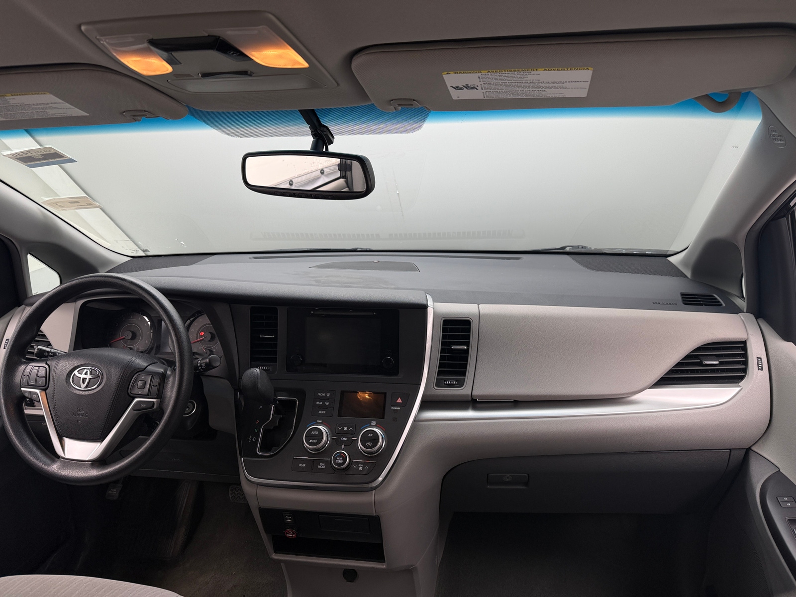 Thumbnail: 2017 Toyota Sienna - 3