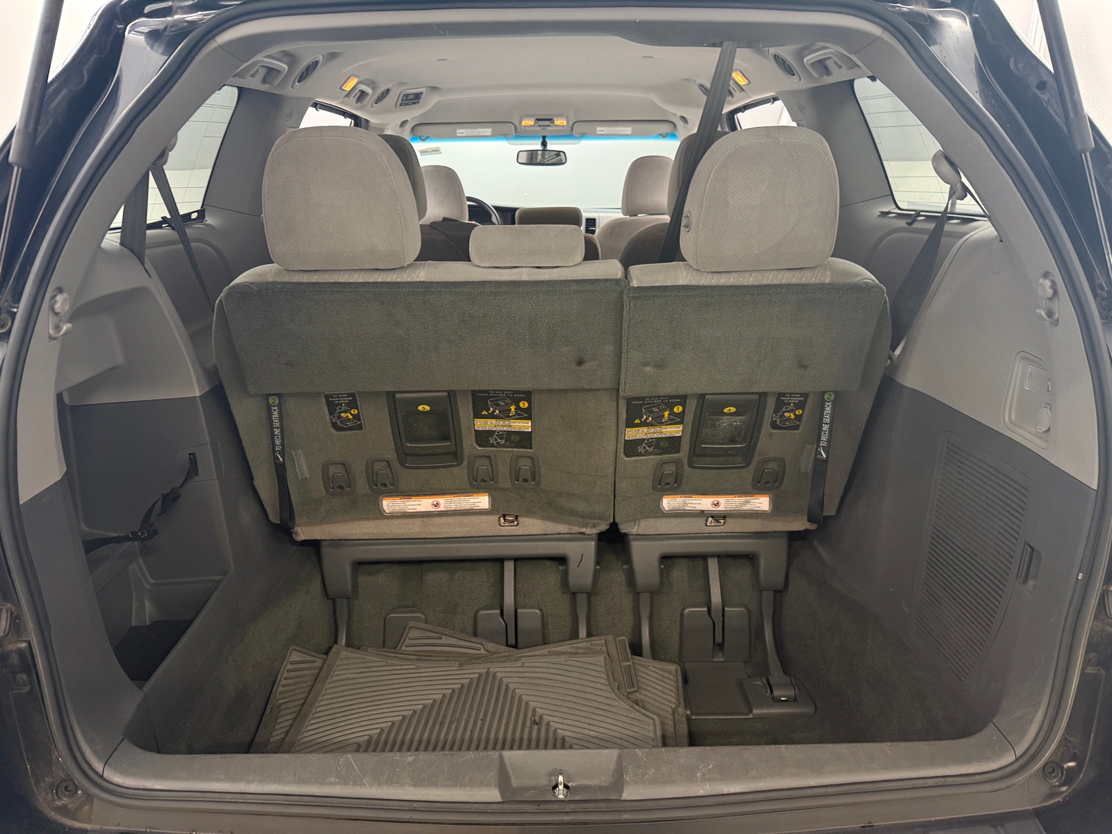 Thumbnail: 2017 Toyota Sienna - 7