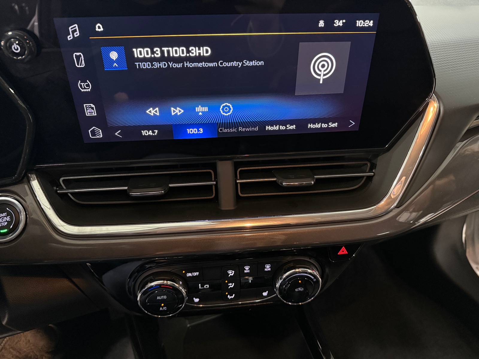 Thumbnail: 2024 Chevrolet Trax - 3