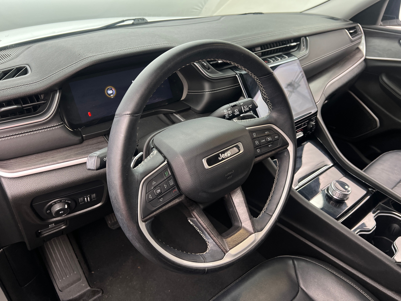 Thumbnail: 2022 Jeep Grand Cherokee L - 4